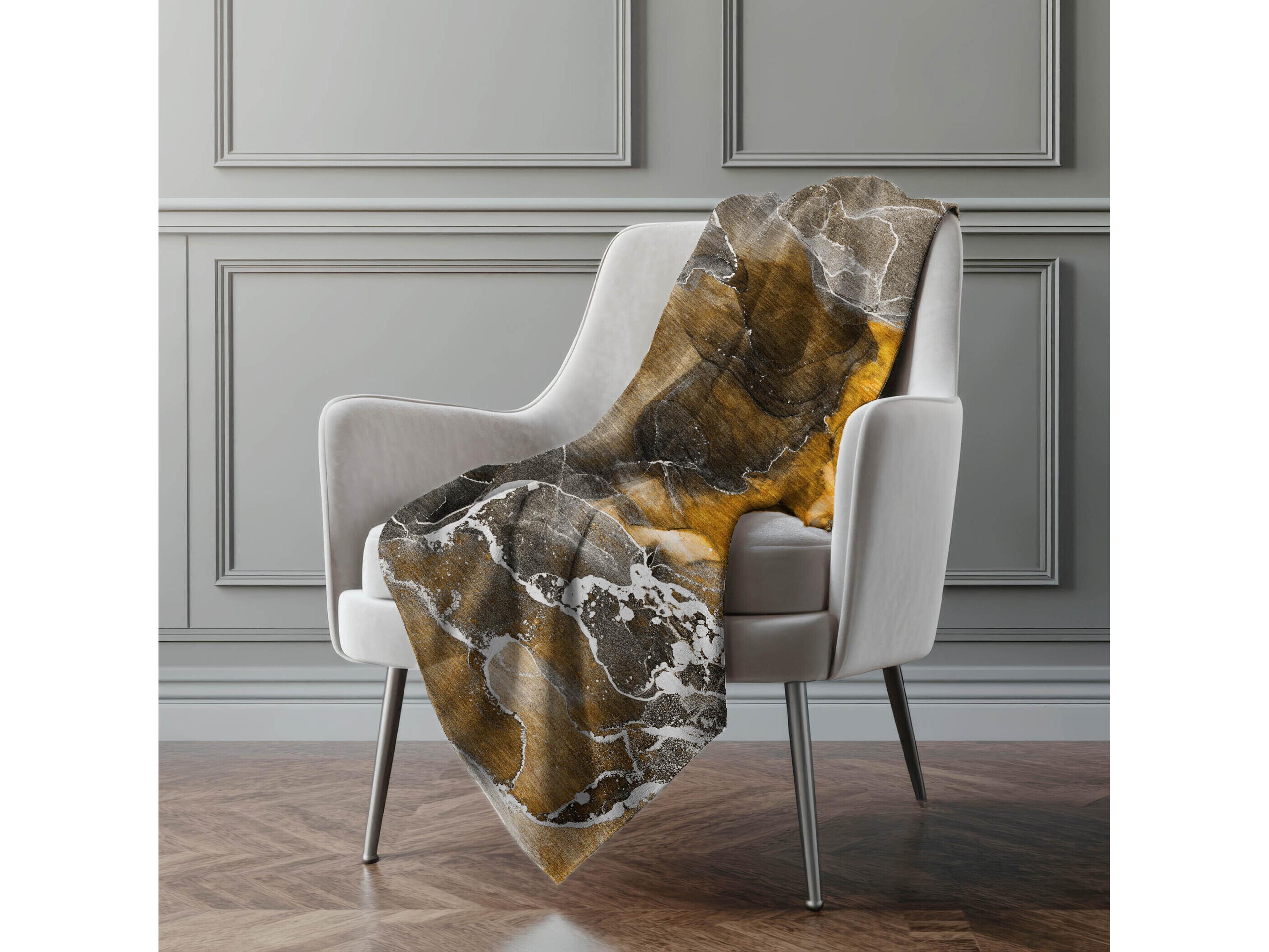 Dalyn Sherpa Brown Polyester Throw