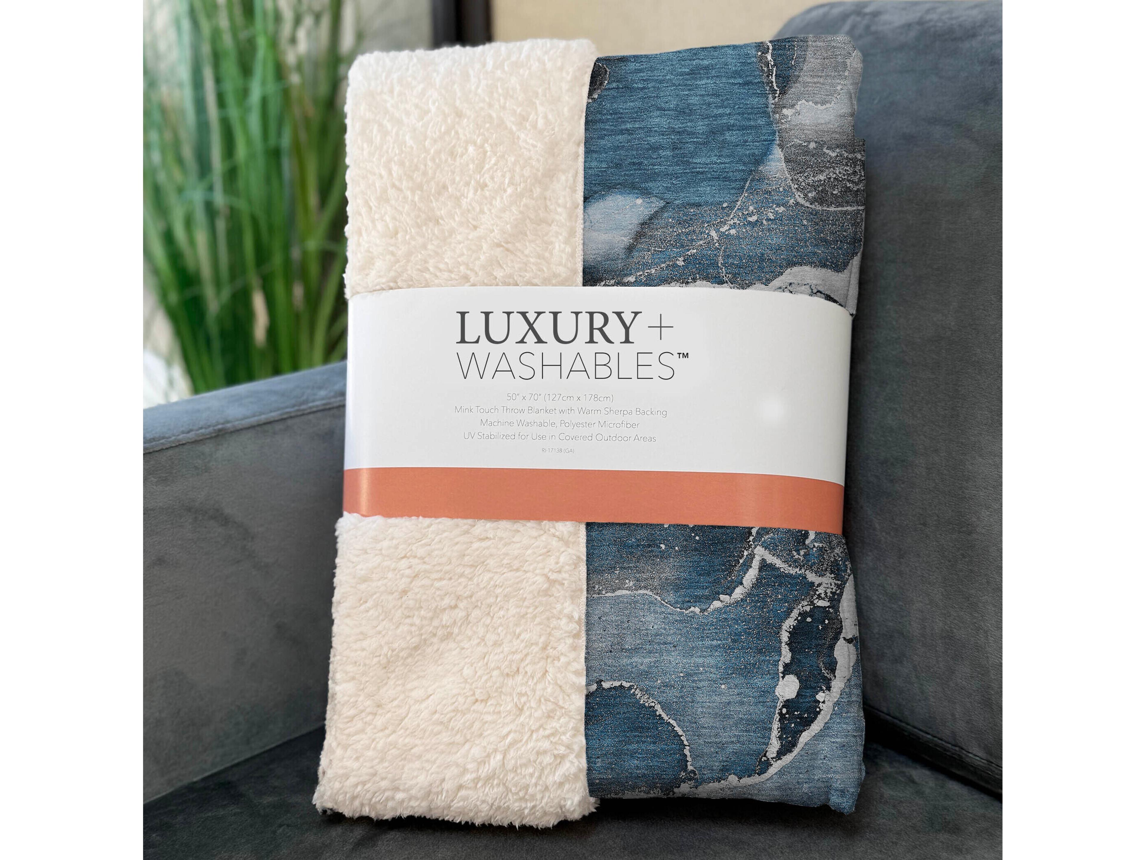 Dalyn Sherpa Blue Polyester Throw