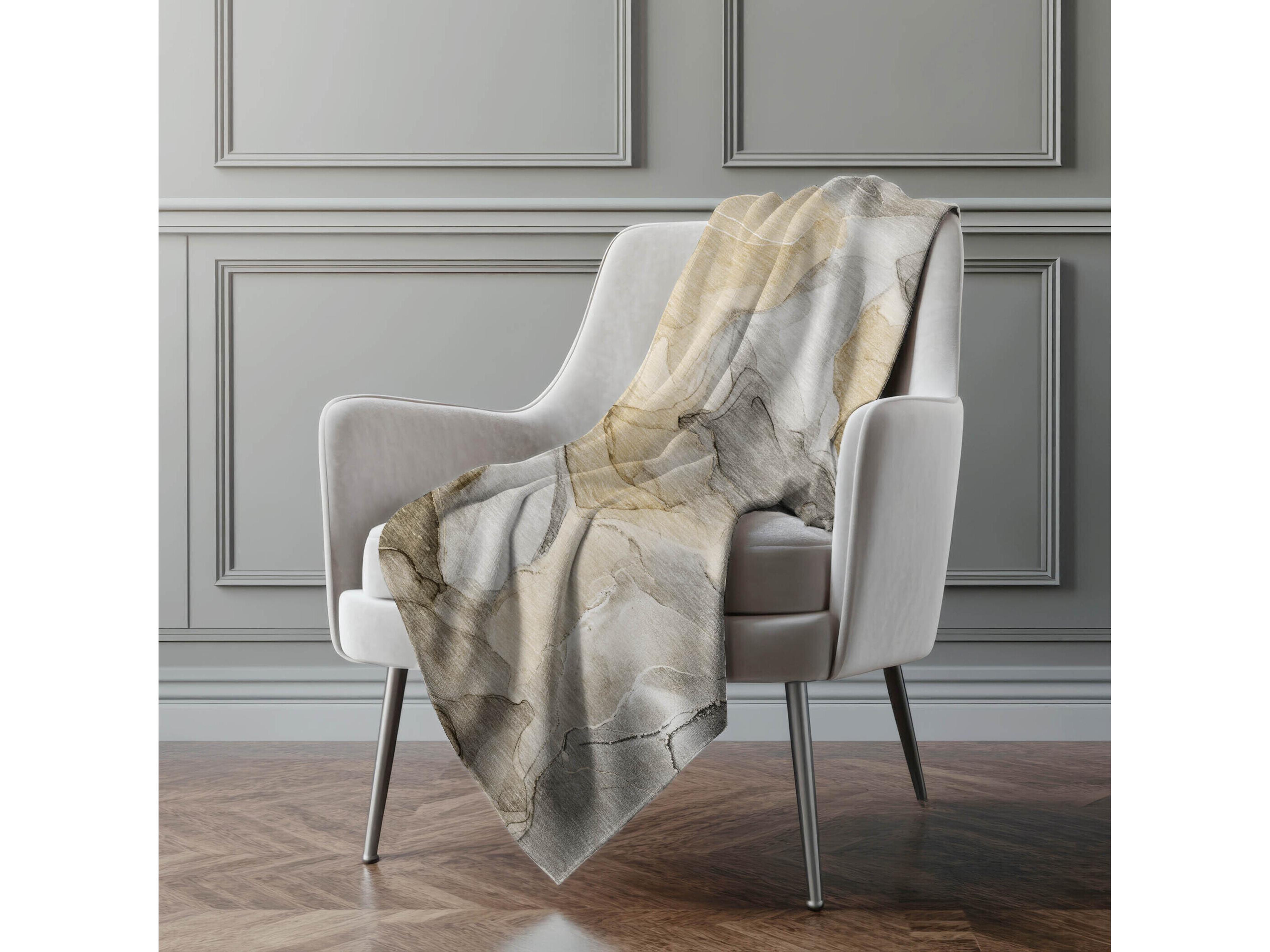 Dalyn Sherpa Brown Polyester Throw