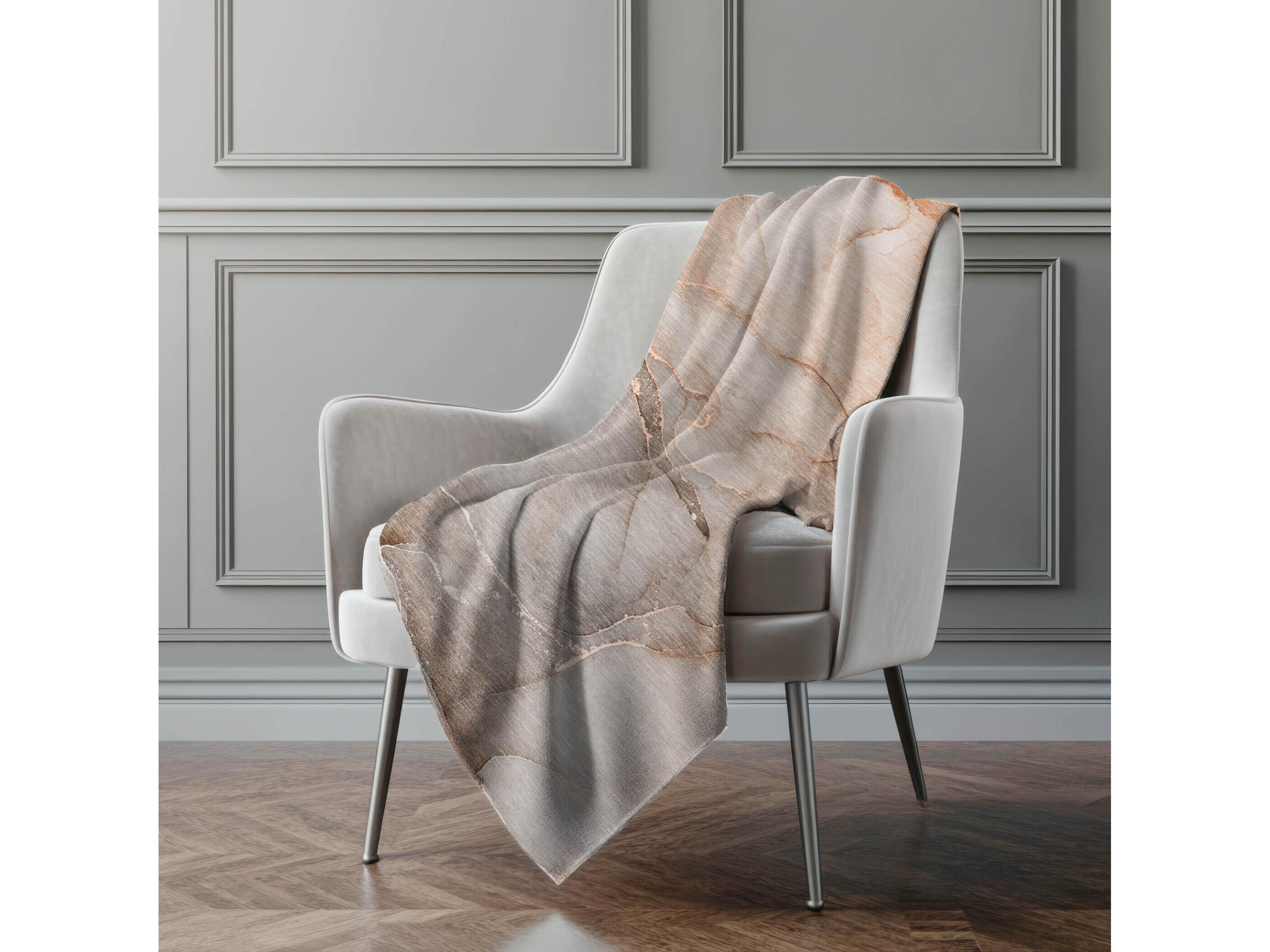 Dalyn Sherpa Brown Polyester Throw