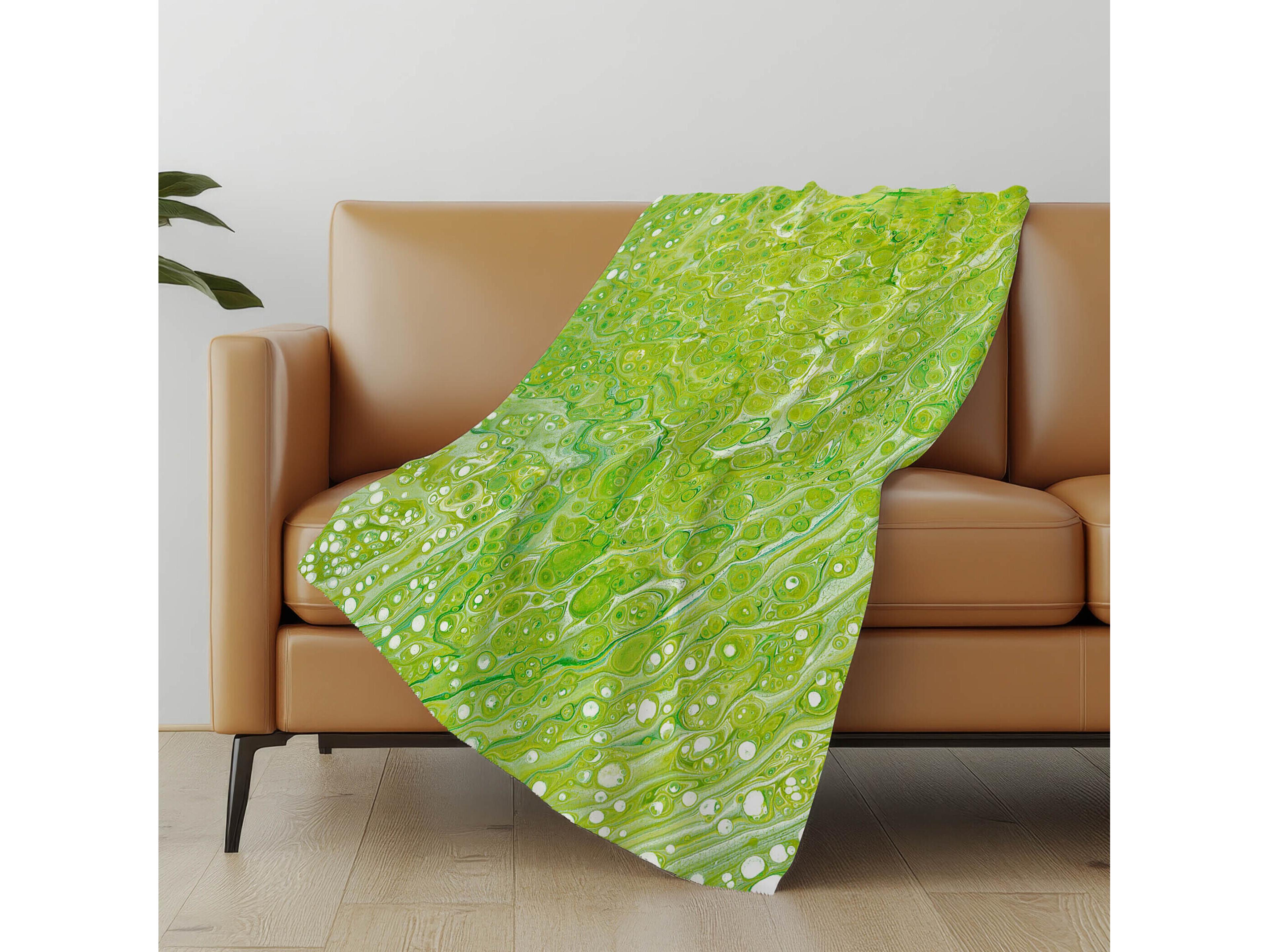 Dalyn Sherpa Green Polyester Throw