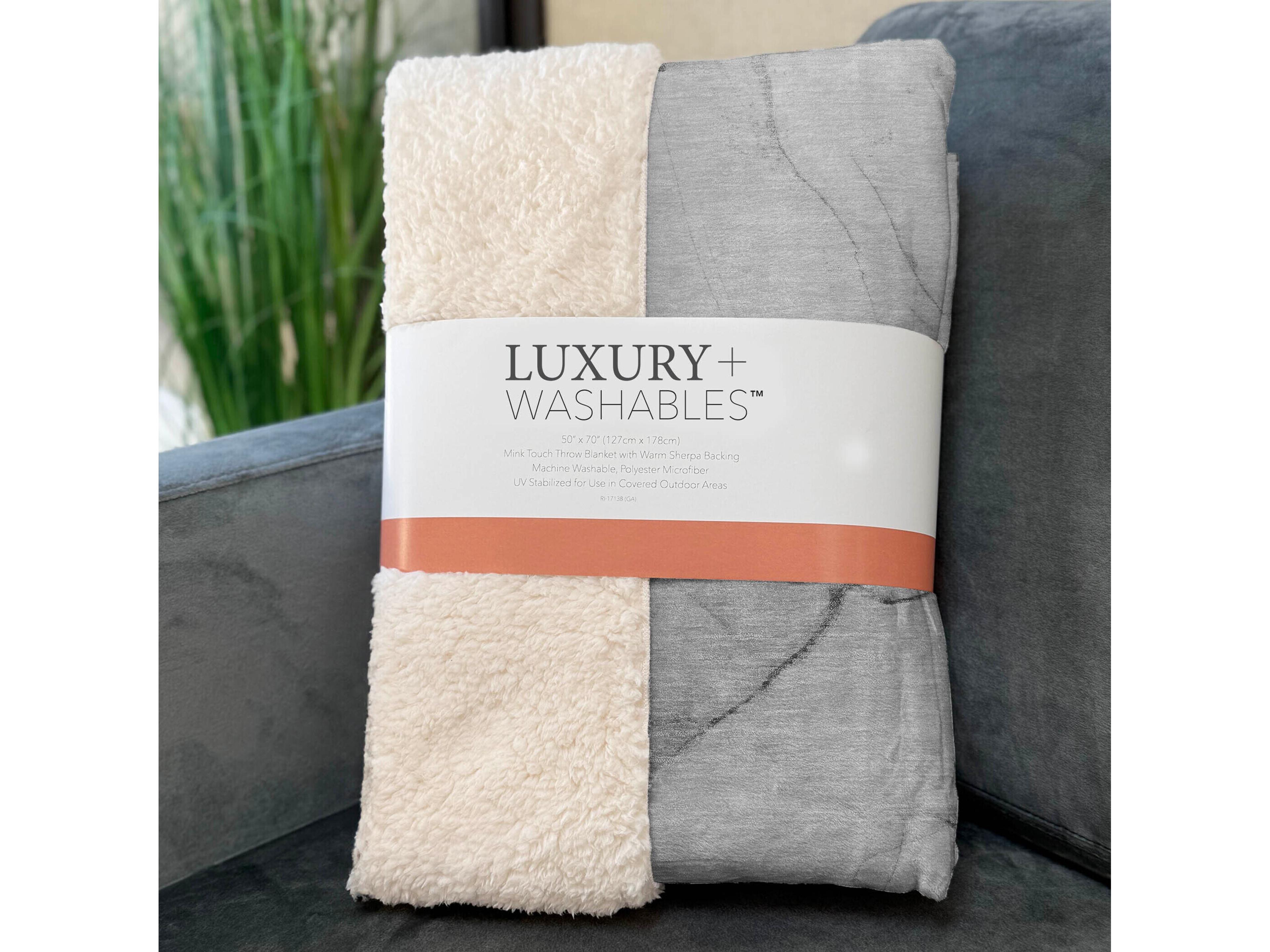 Dalyn Sherpa Gray Polyester Throw