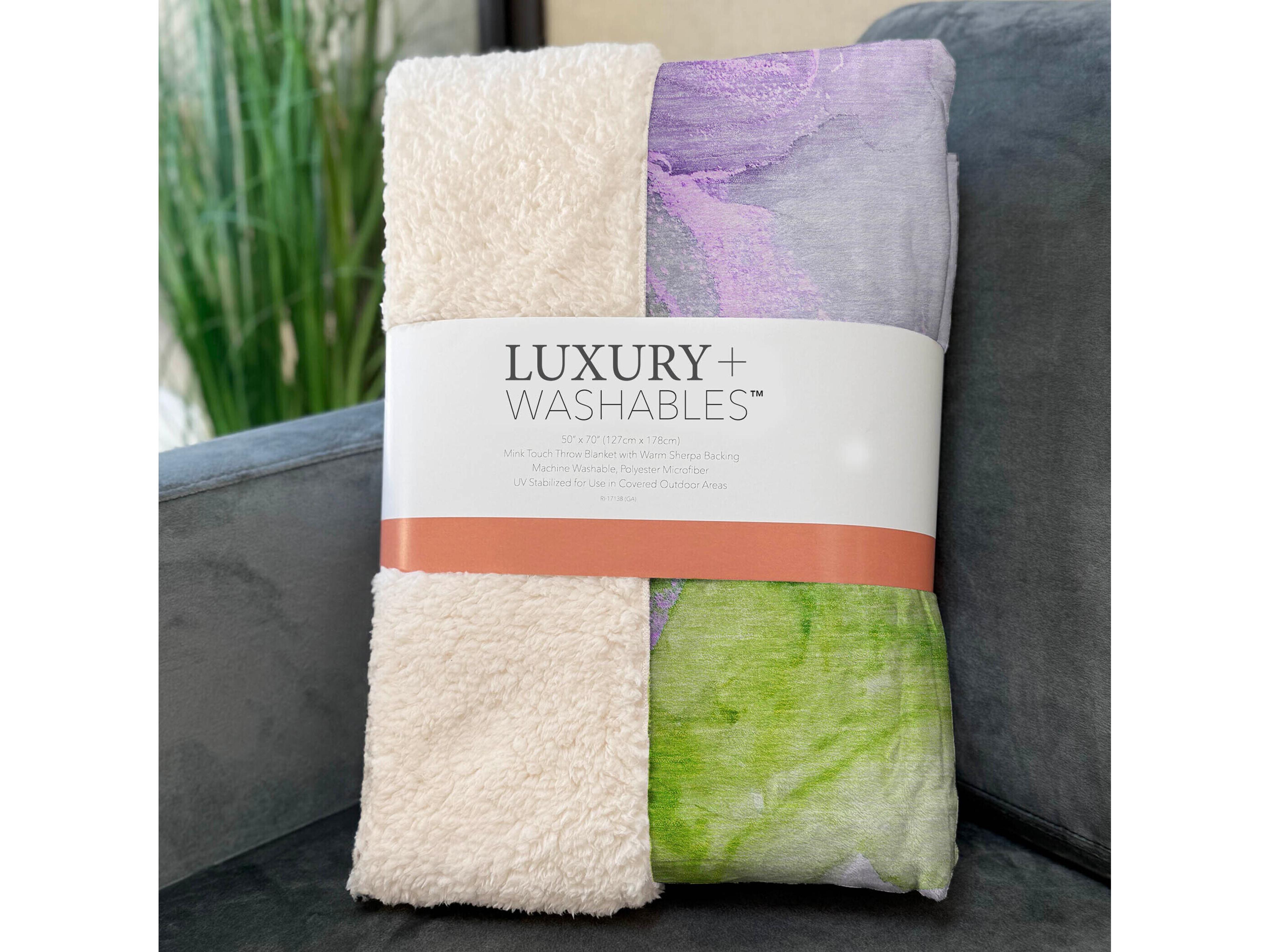 Dalyn Sherpa Purple Polyester Throw