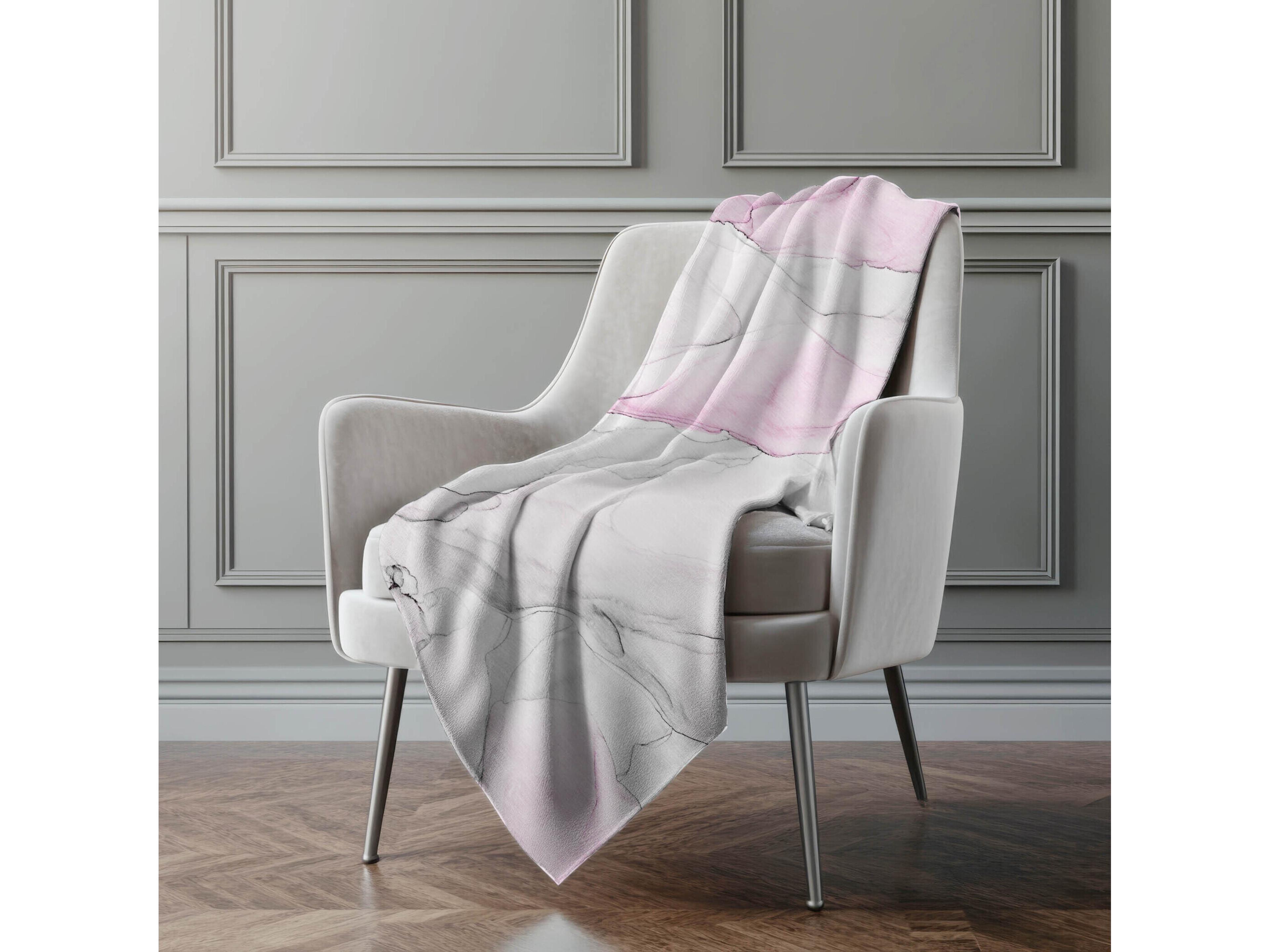 Dalyn Sherpa Pink Polyester Throw