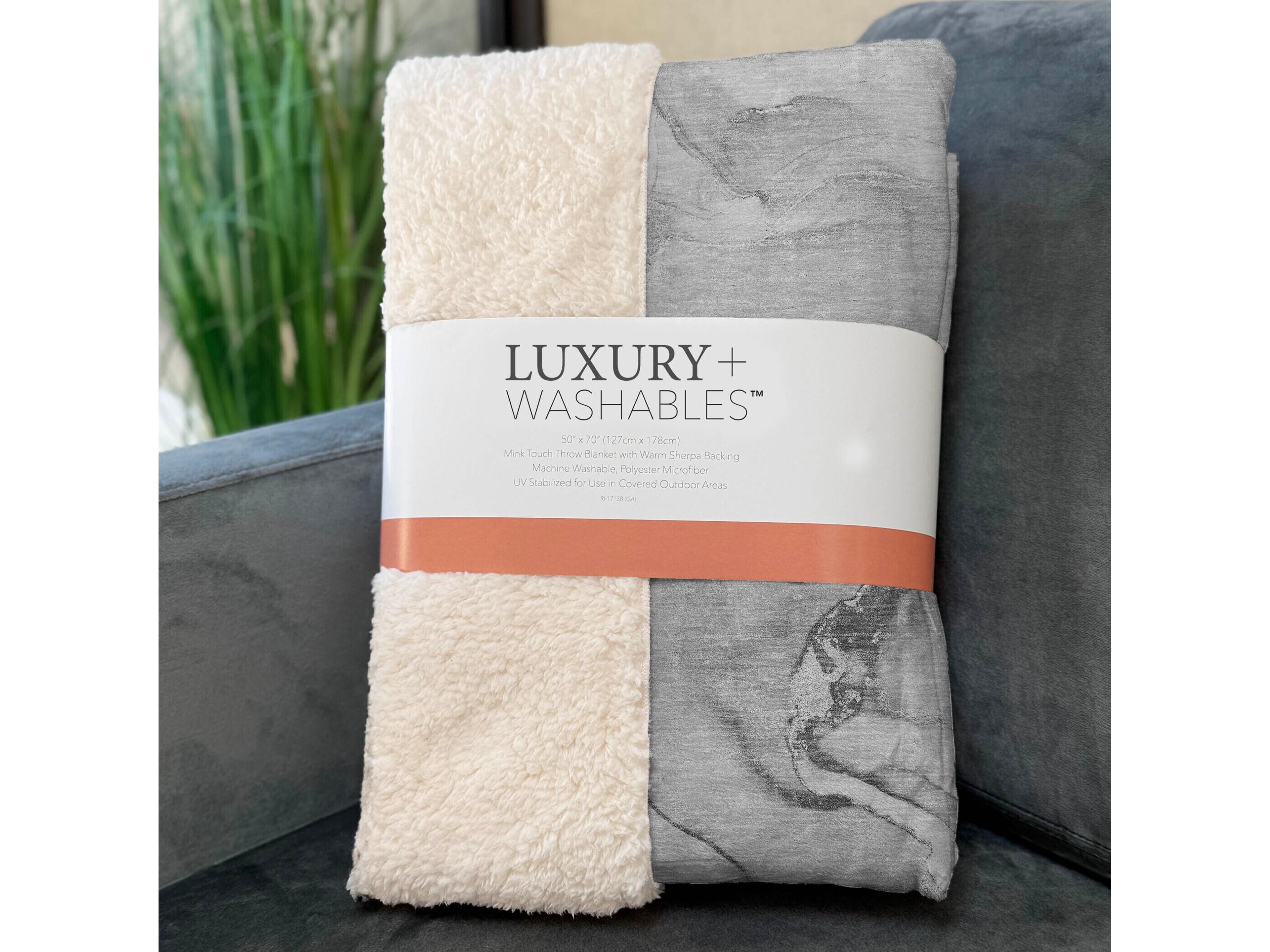 Dalyn Sherpa Gray Polyester Throw