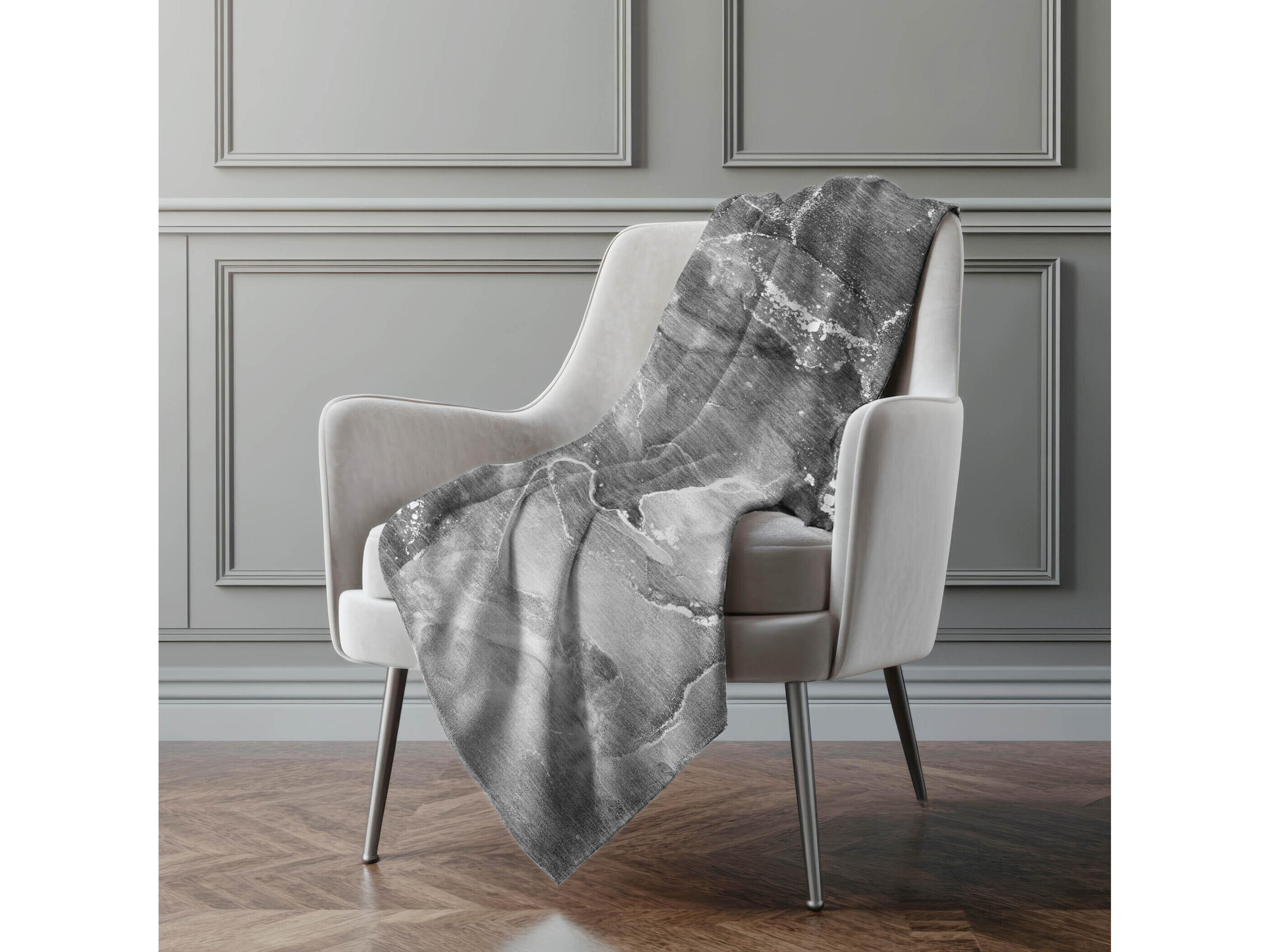Dalyn Sherpa Gray Polyester Throw