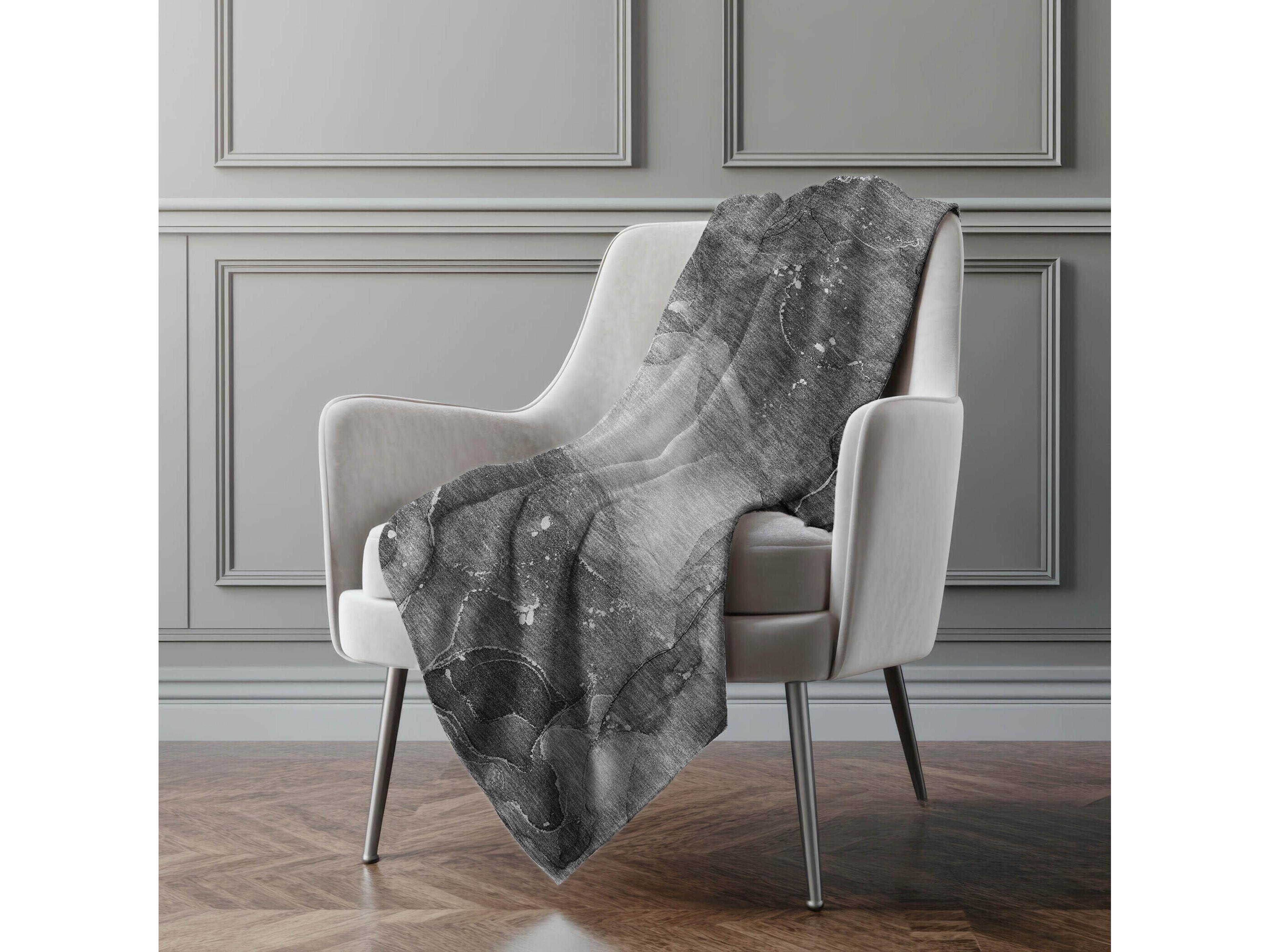 Dalyn Sherpa Gray Polyester Throw