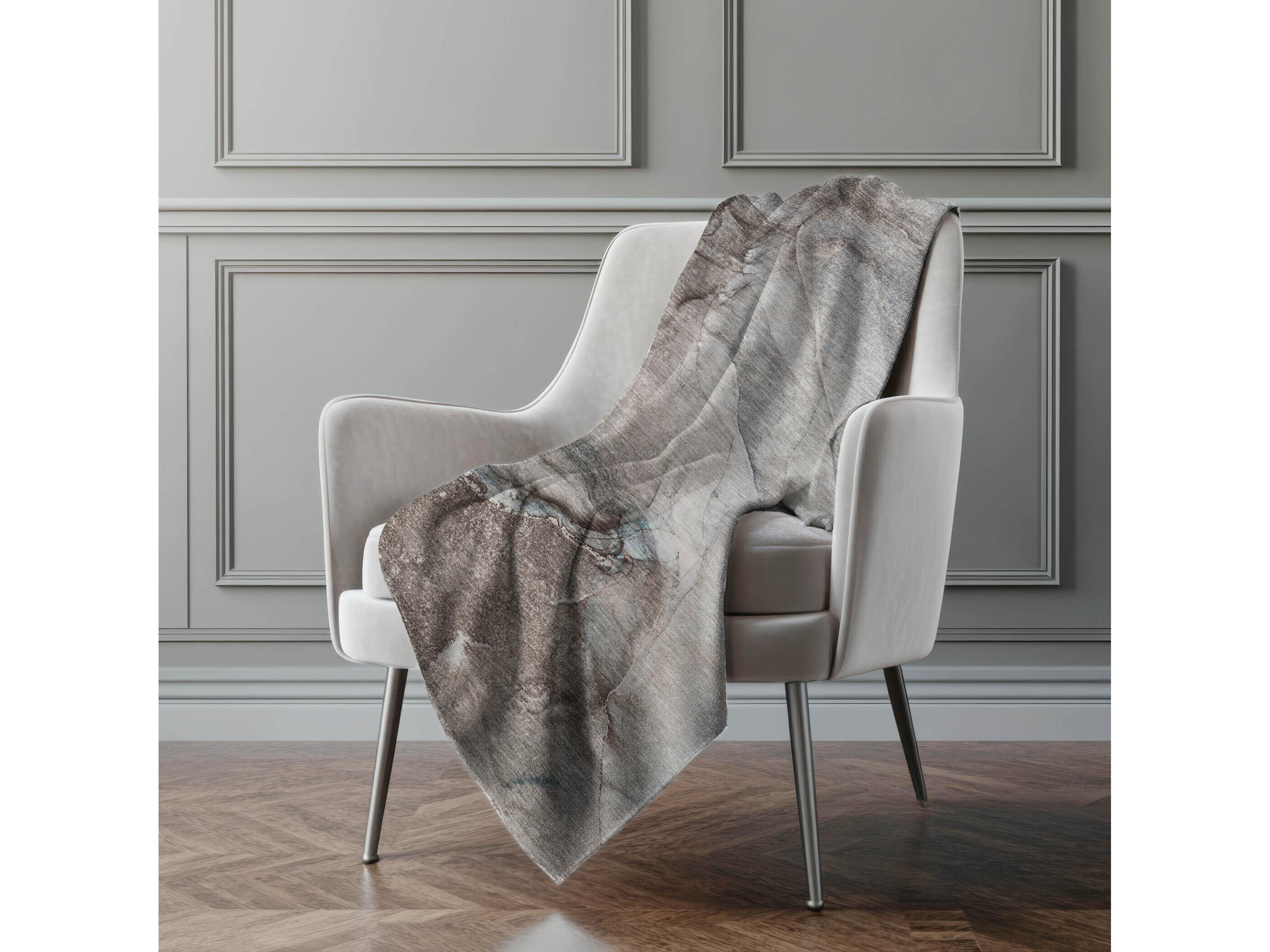 Dalyn Sherpa Brown Polyester Throw