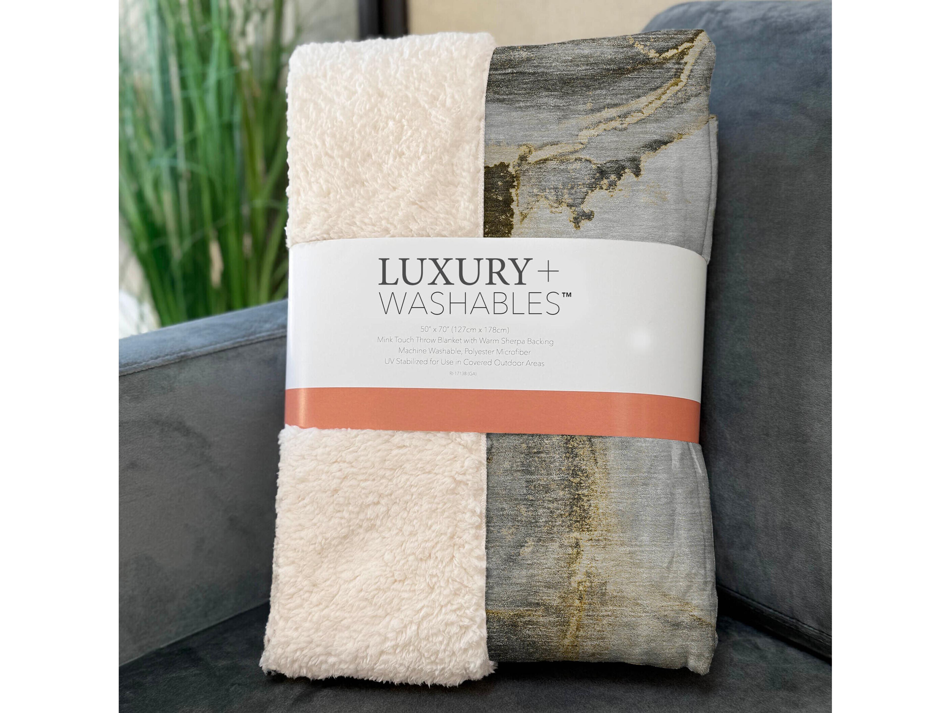 Dalyn Sherpa Gold Polyester Throw