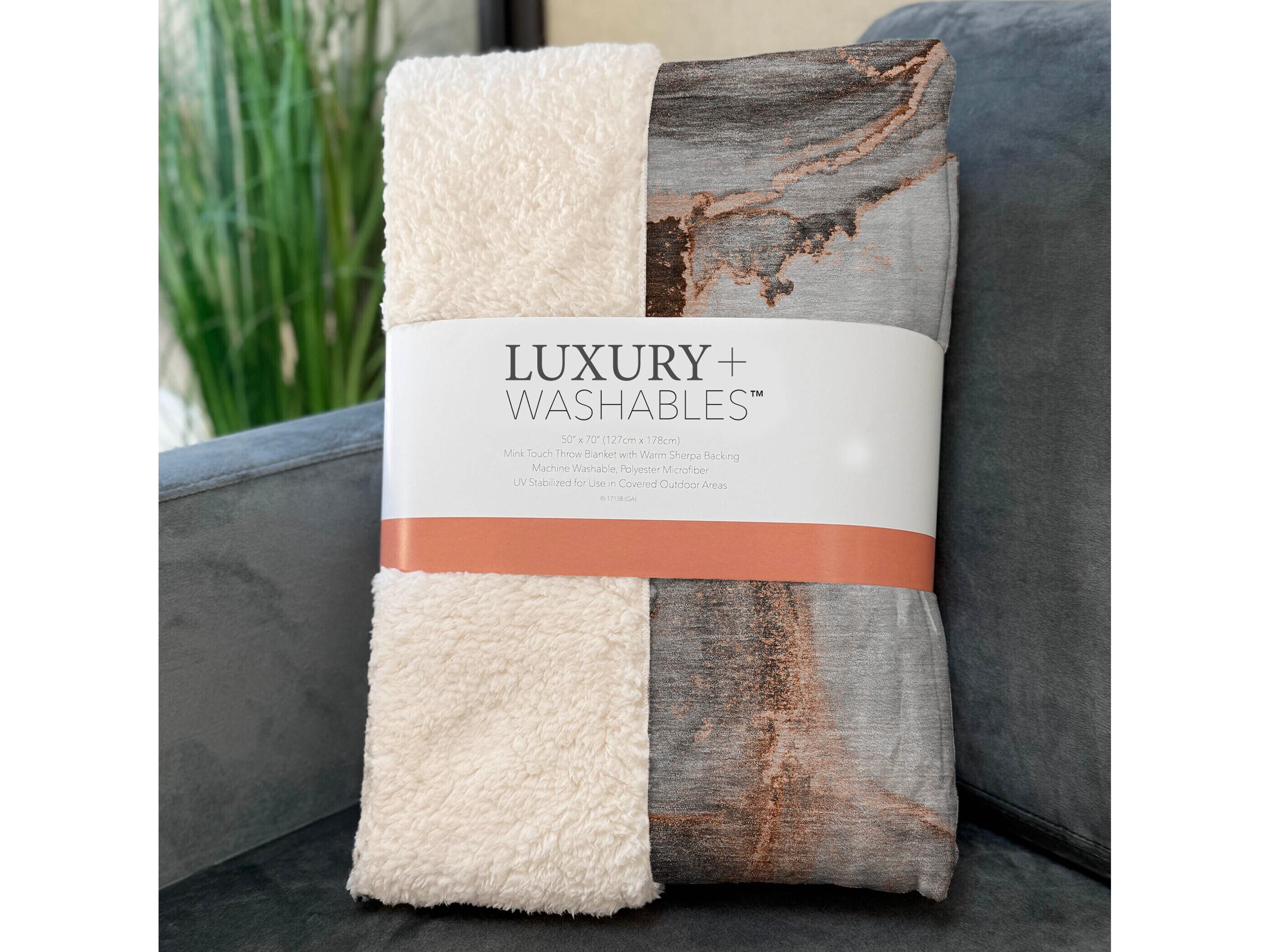 Dalyn Sherpa Orange Polyester Throw