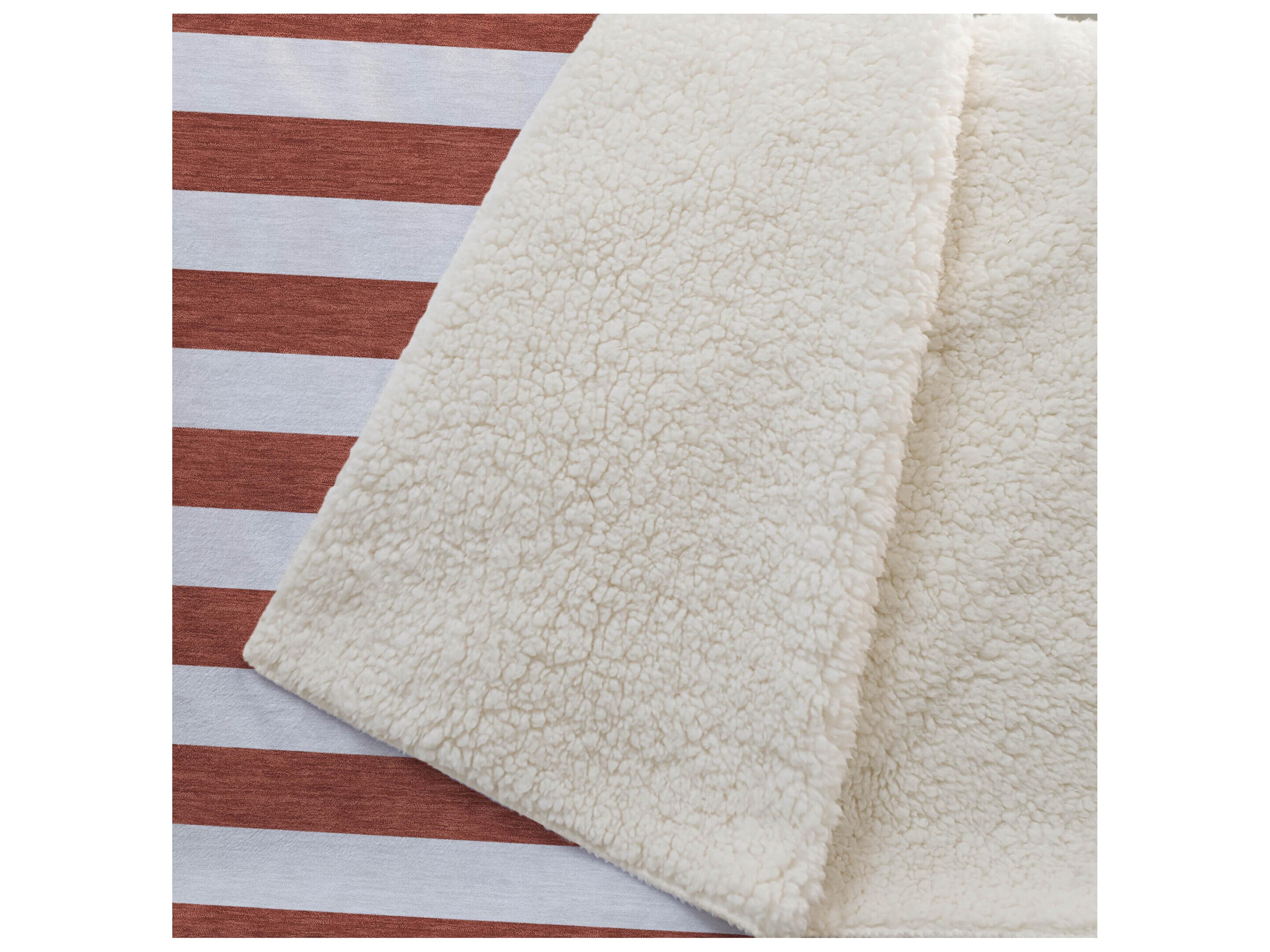 Dalyn Sherpa Red Polyester Throw