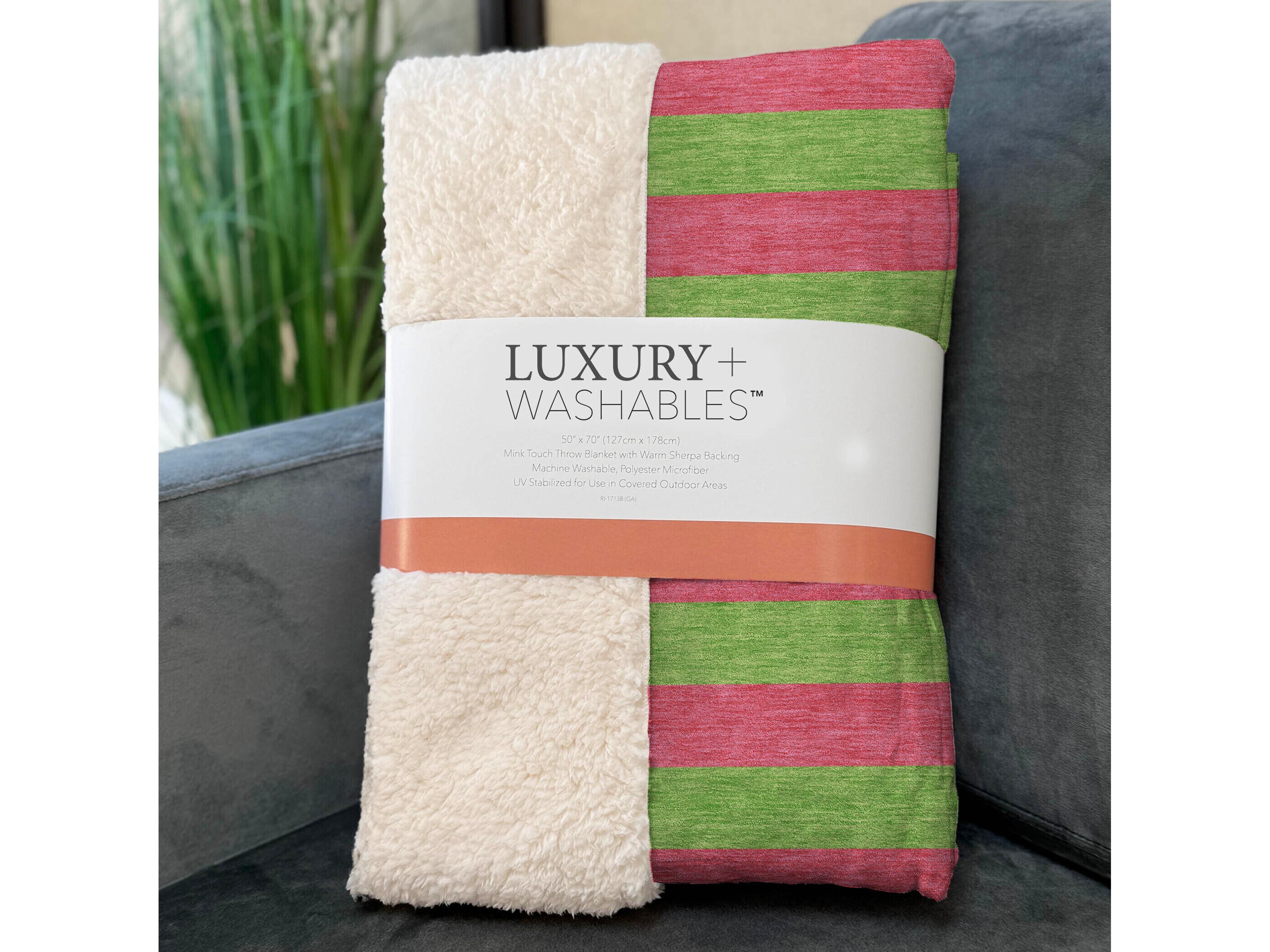 Dalyn Sherpa Pink Polyester Throw