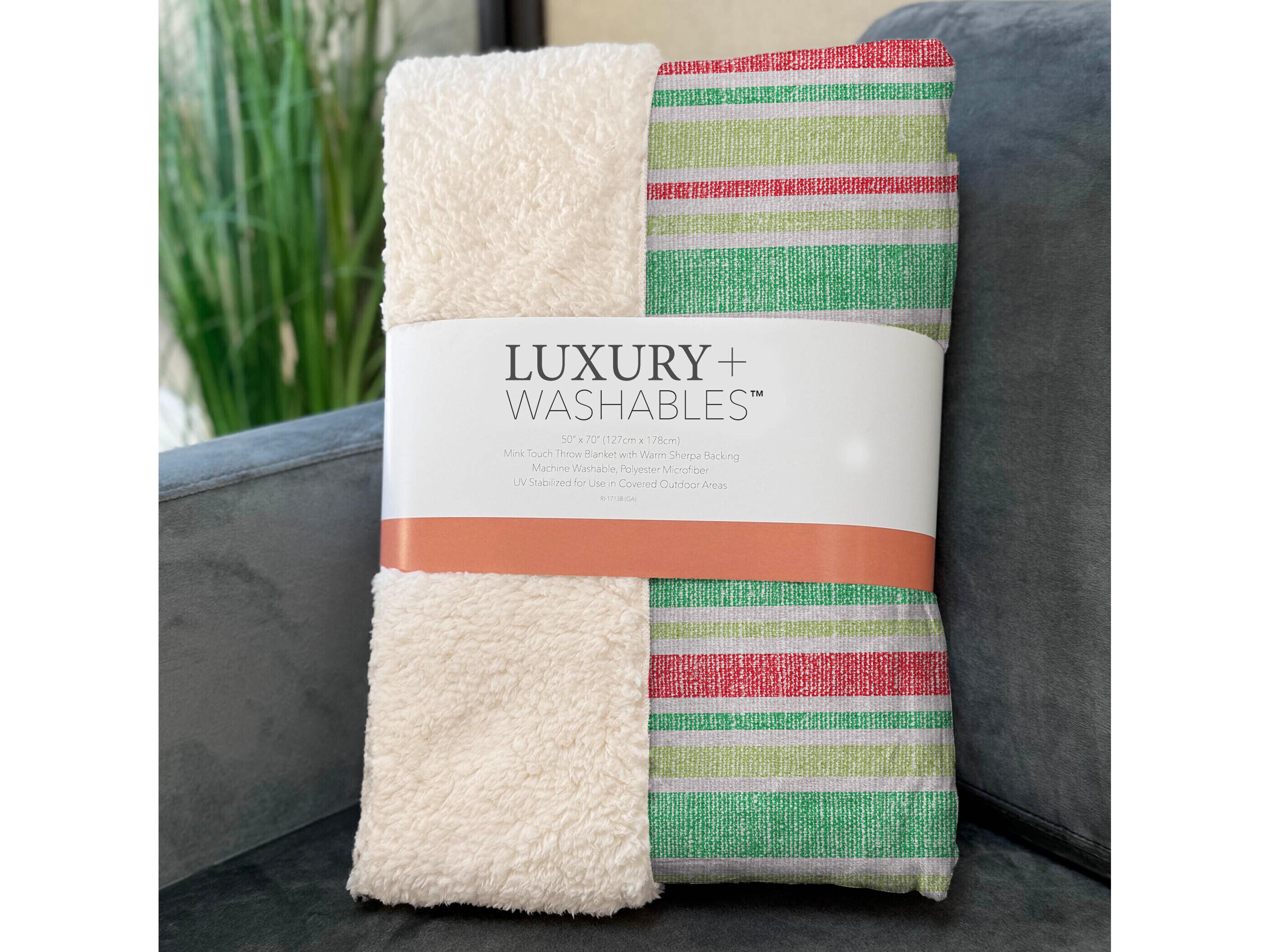 Dalyn Sherpa Green Polyester Throw