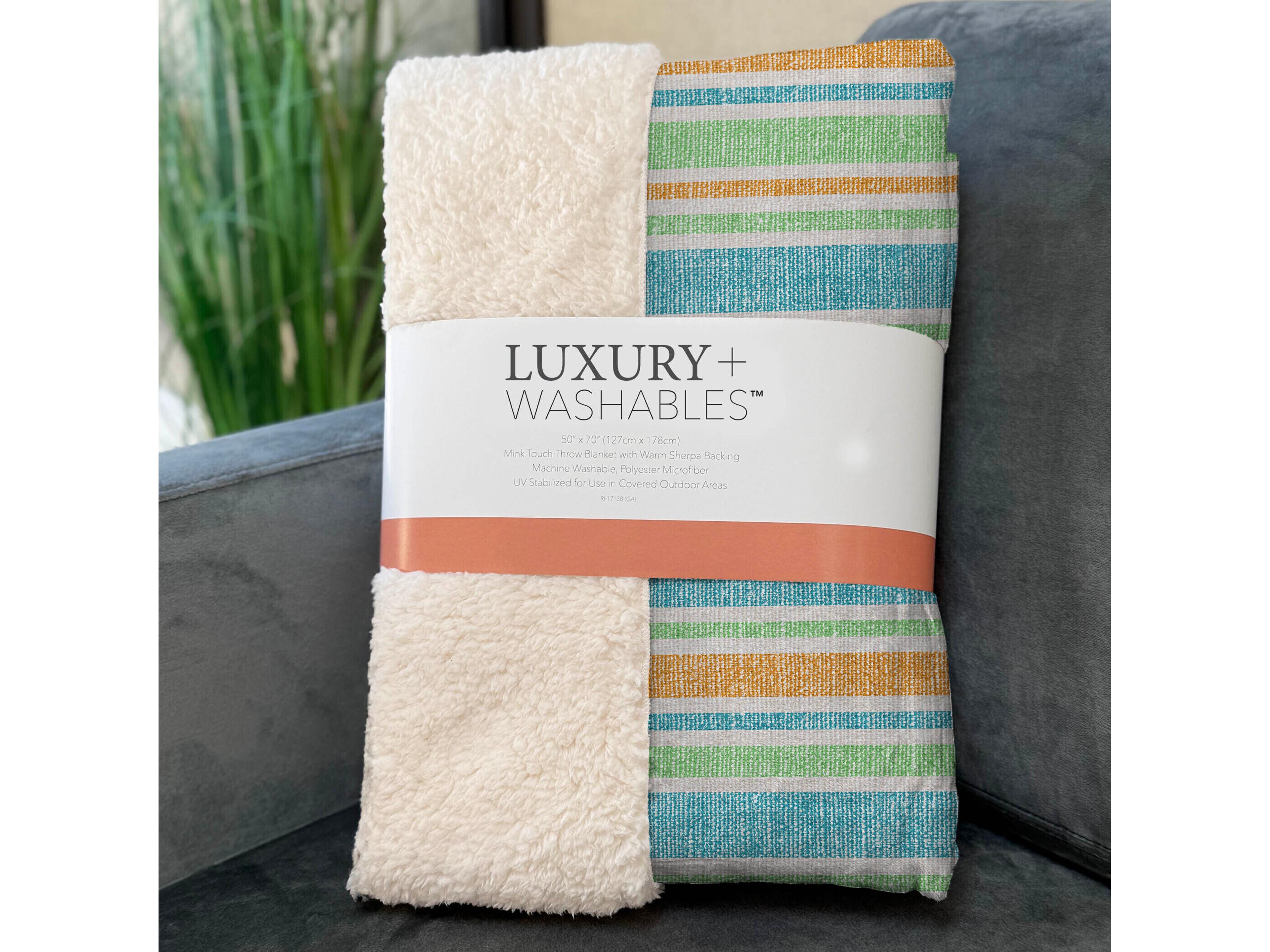 Dalyn Sherpa Teal Polyester Throw