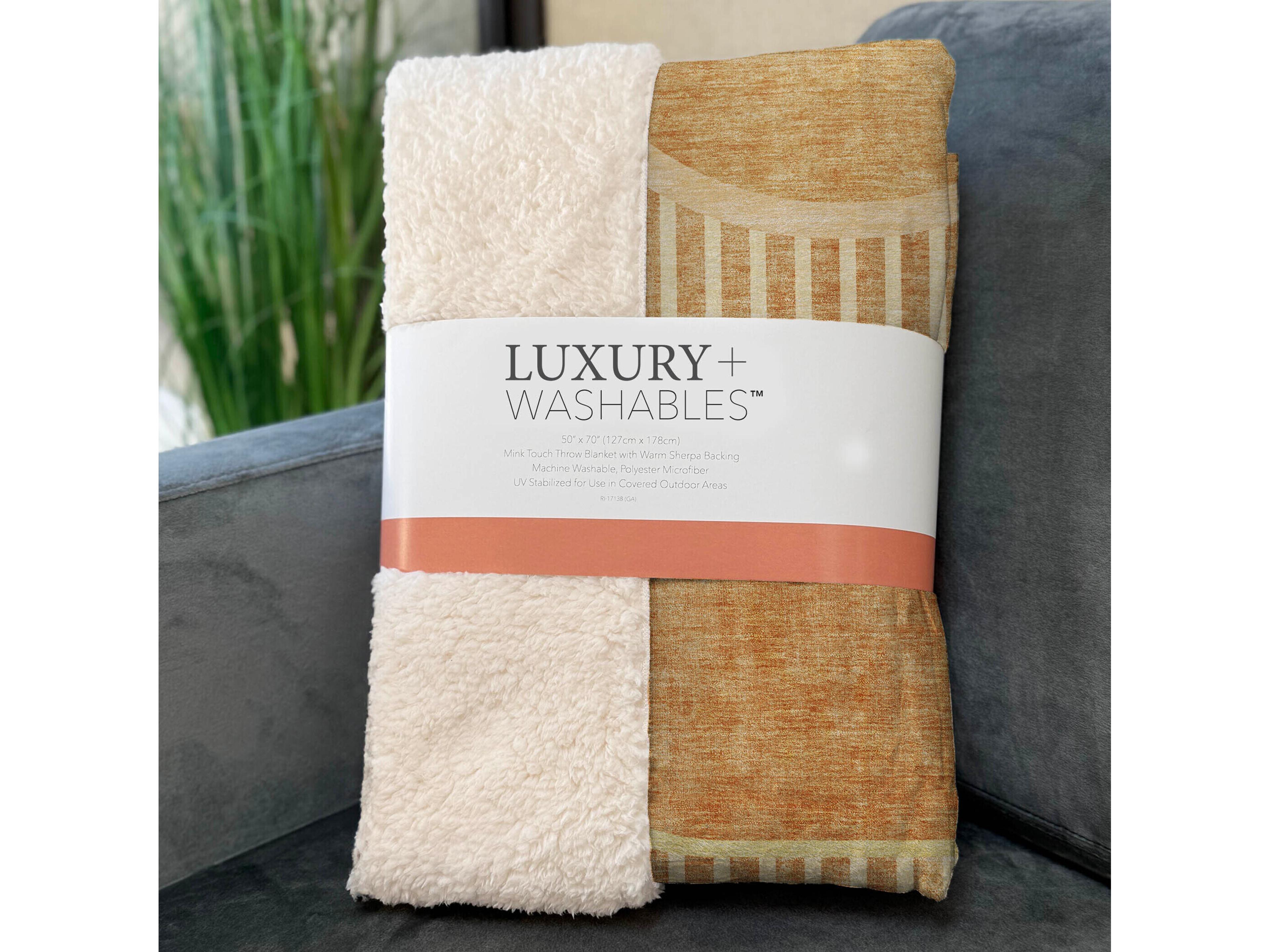 Dalyn Sherpa Orange Polyester Throw