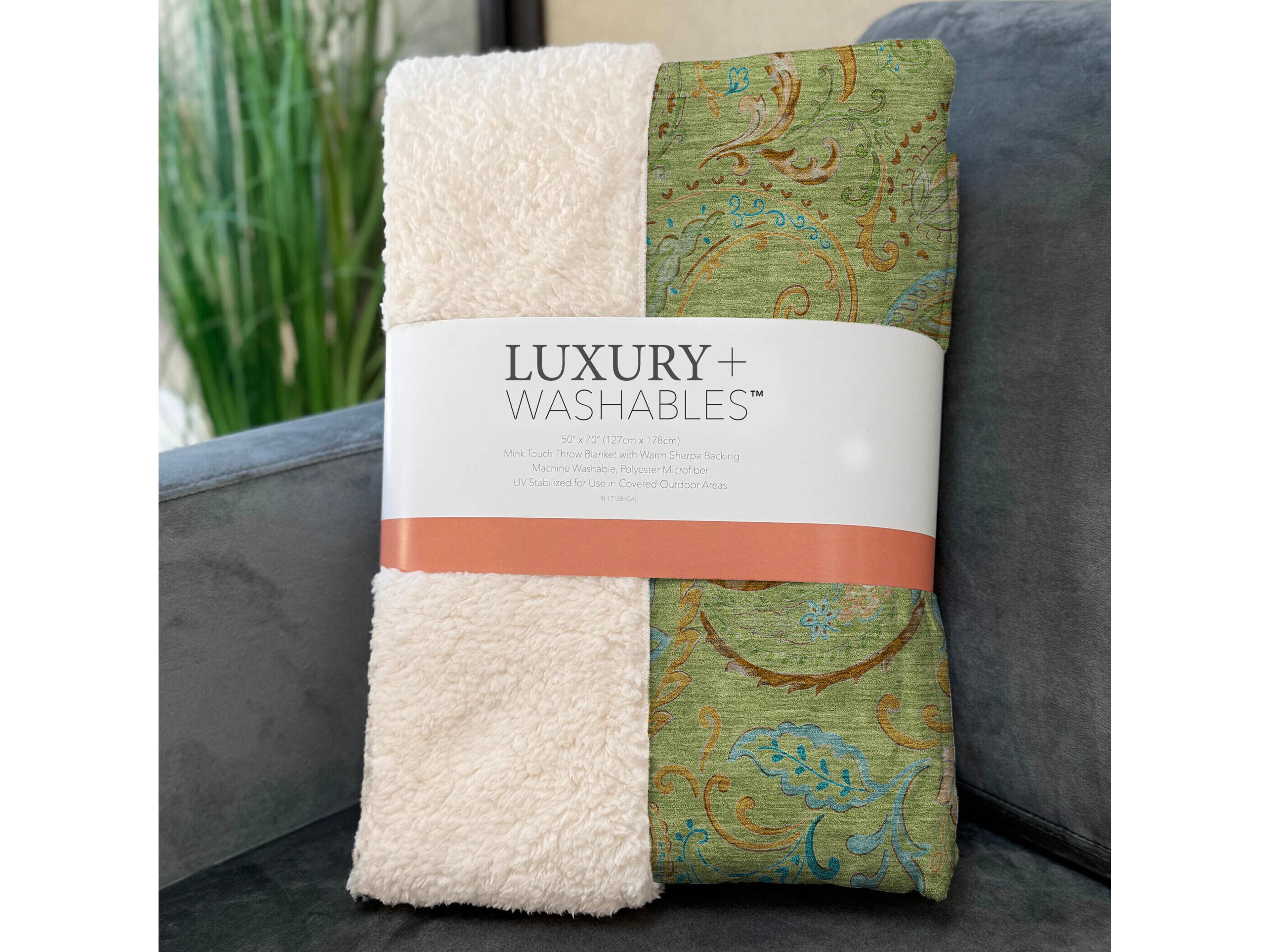 Dalyn Sherpa Green Polyester Throw