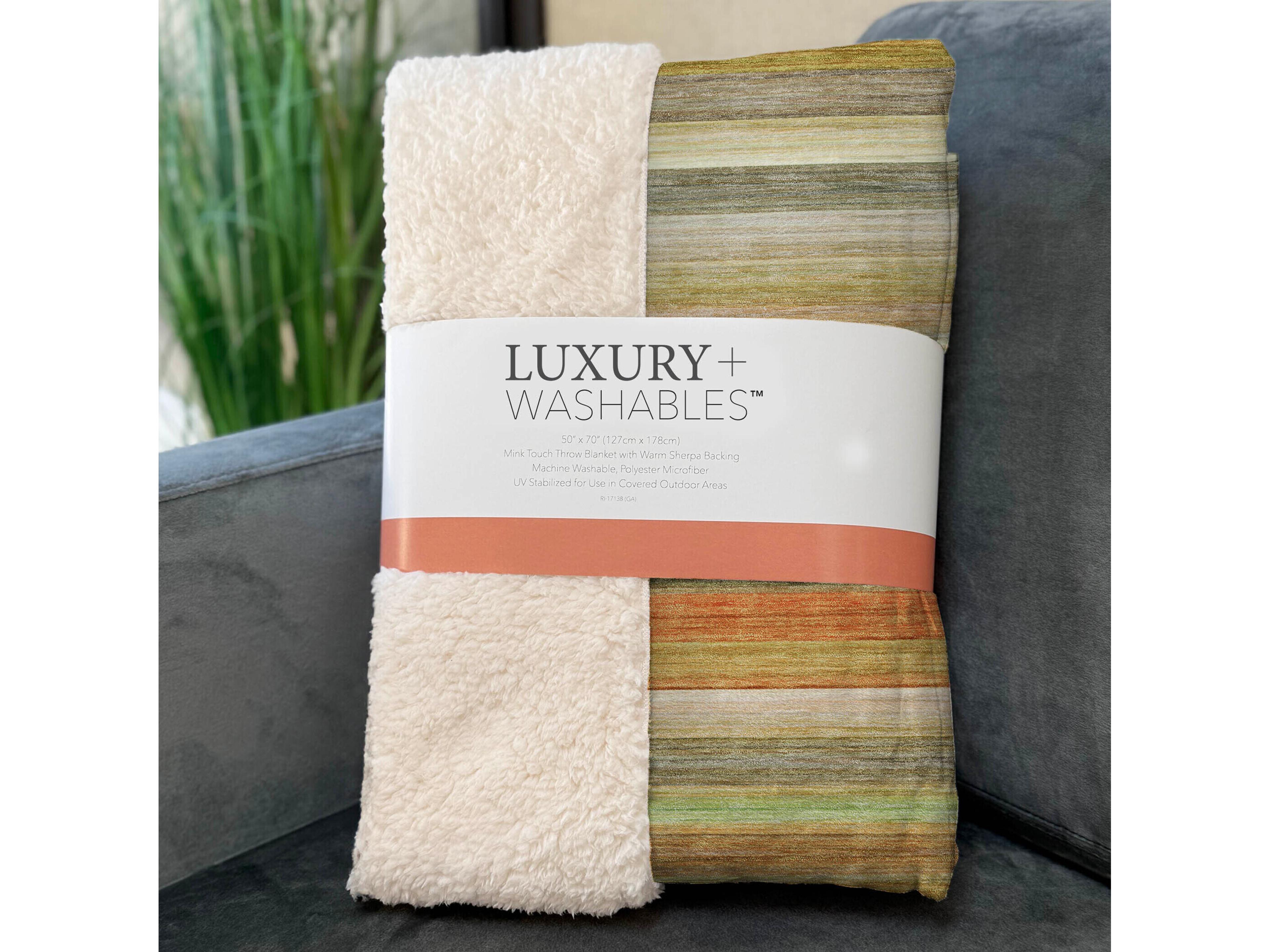 Dalyn Sherpa Green Polyester Throw