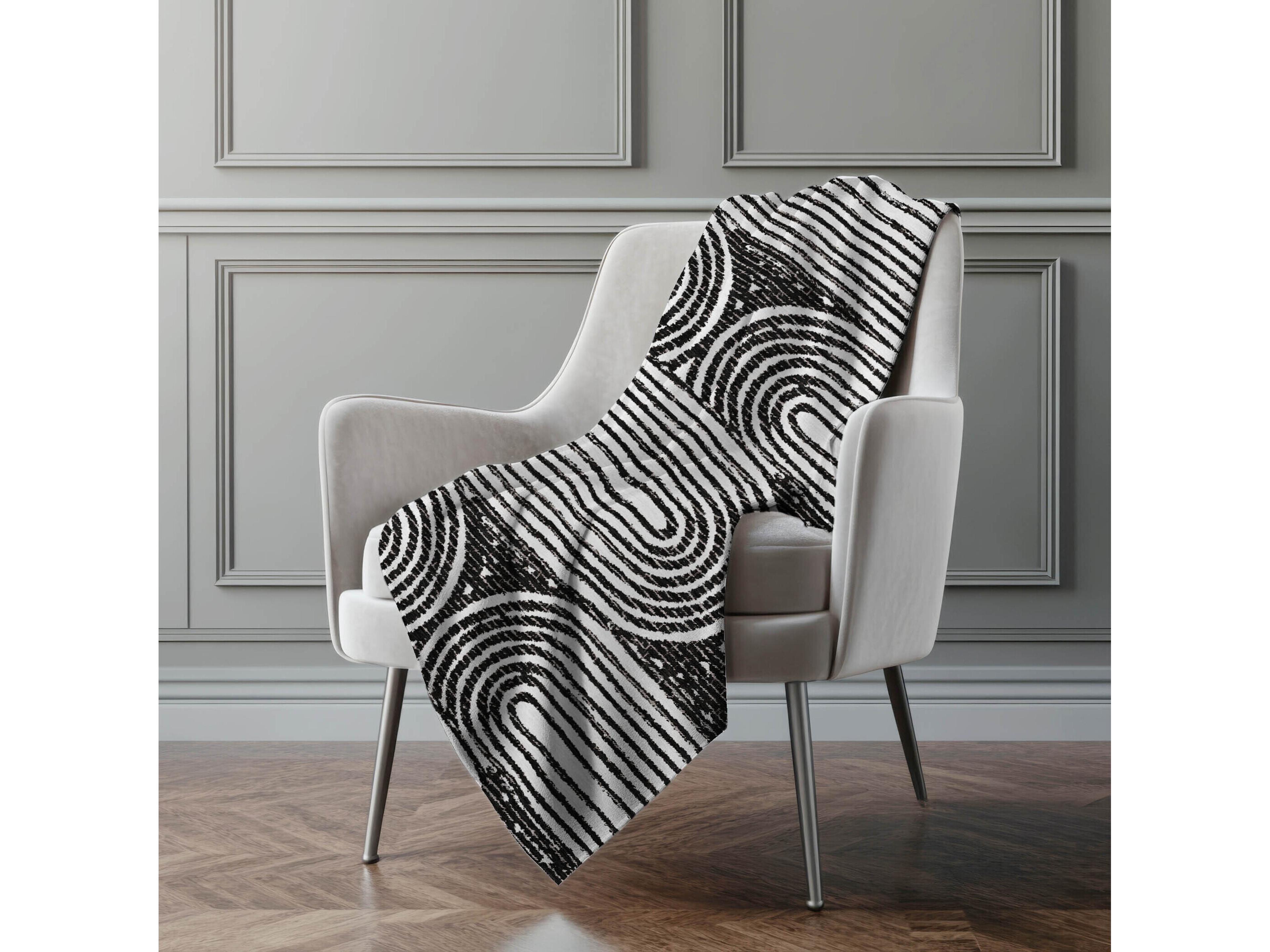 Dalyn Sherpa Black Polyester Throw