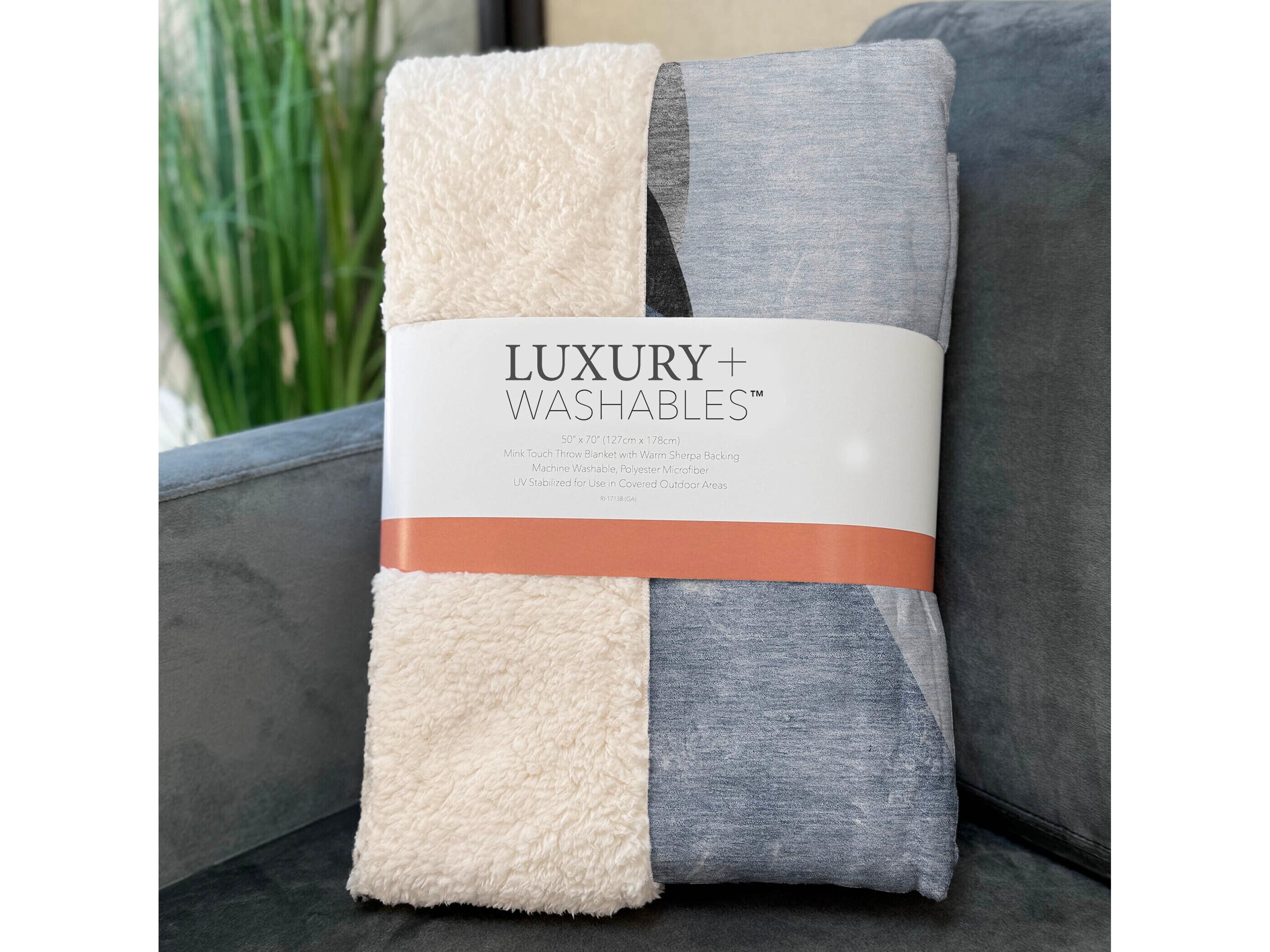 Dalyn Sherpa Blue Polyester Throw