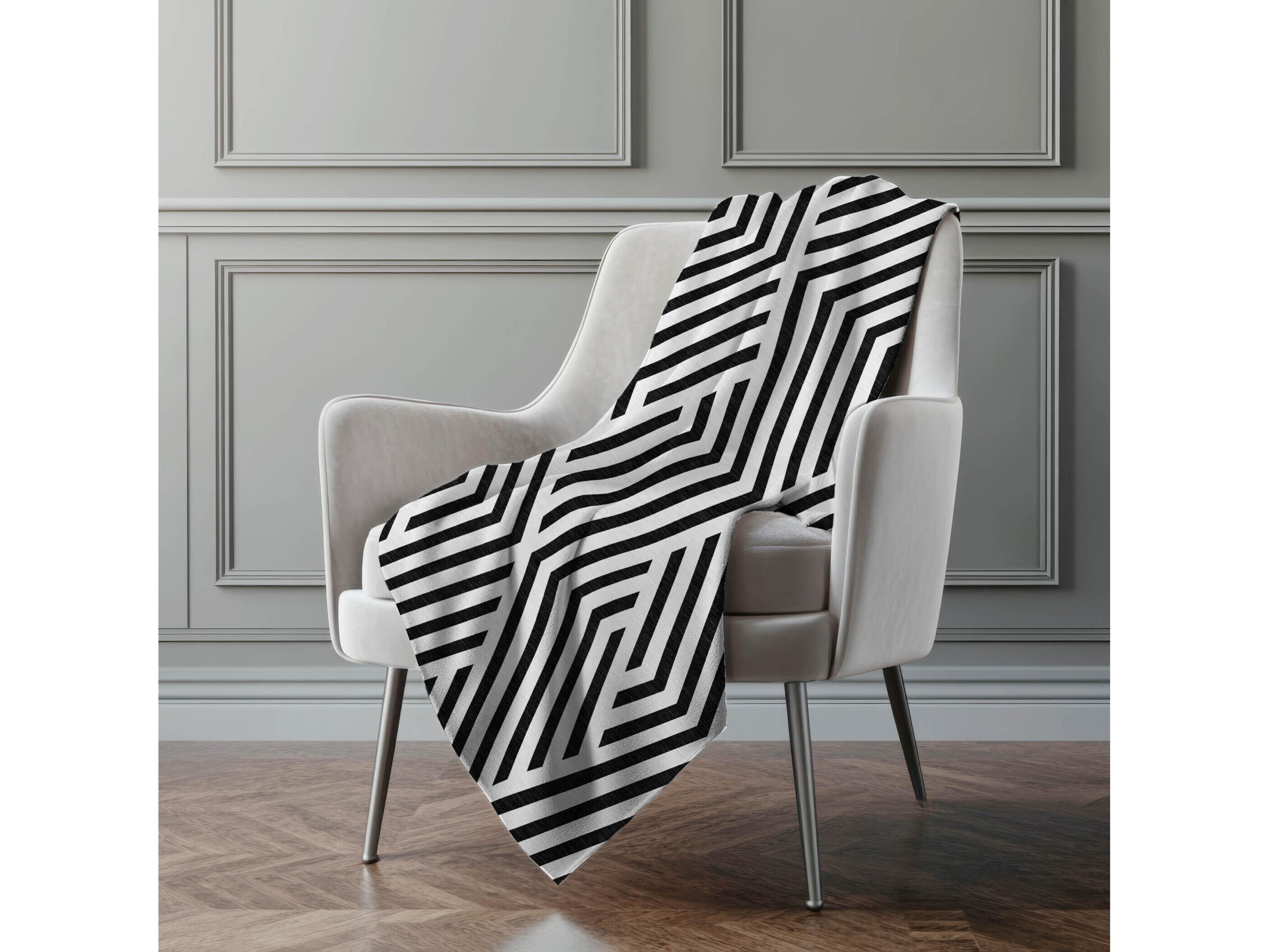 Dalyn Sherpa Black Polyester Throw