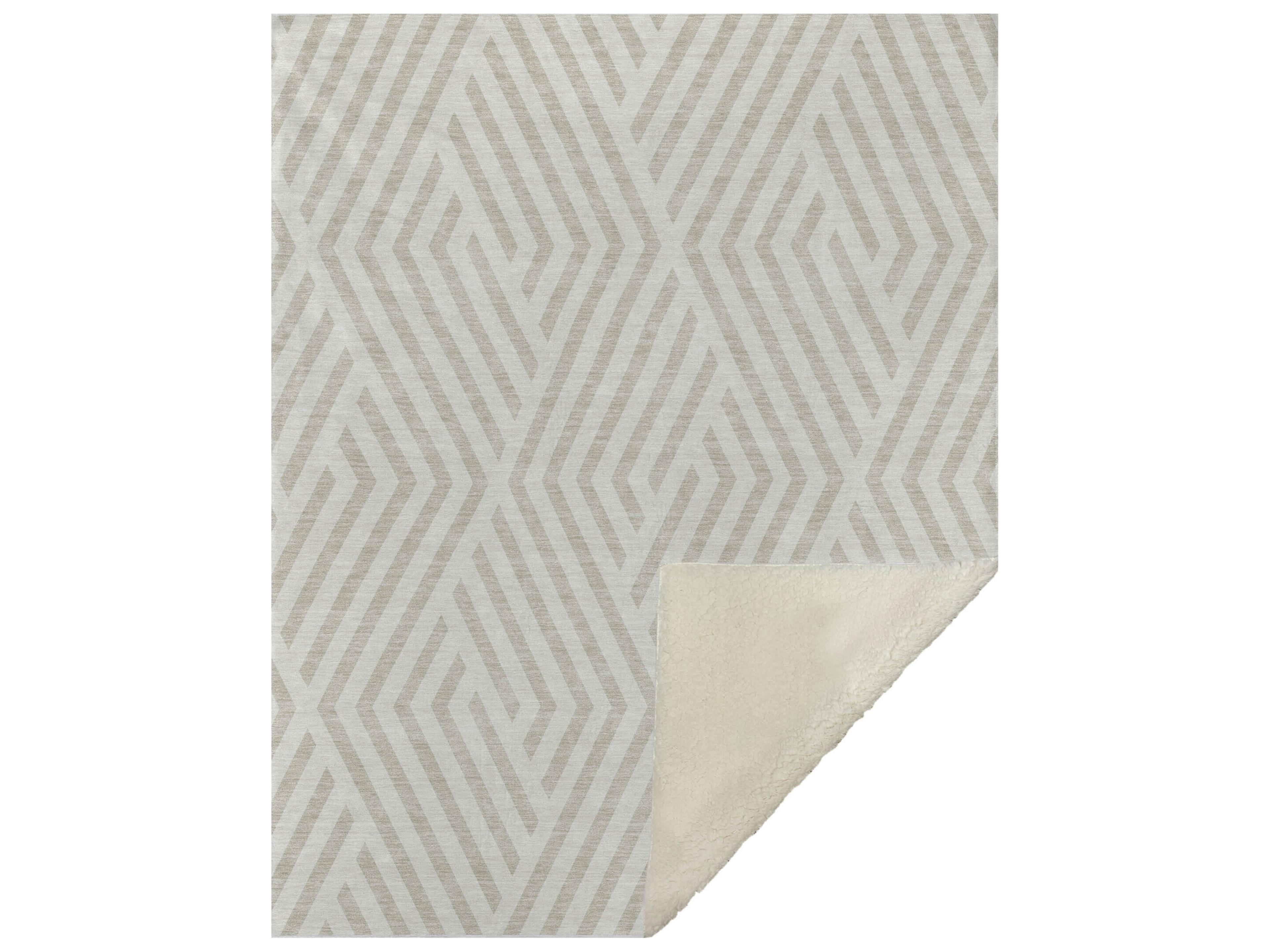 Dalyn Sherpa Ivory Polyester Throw