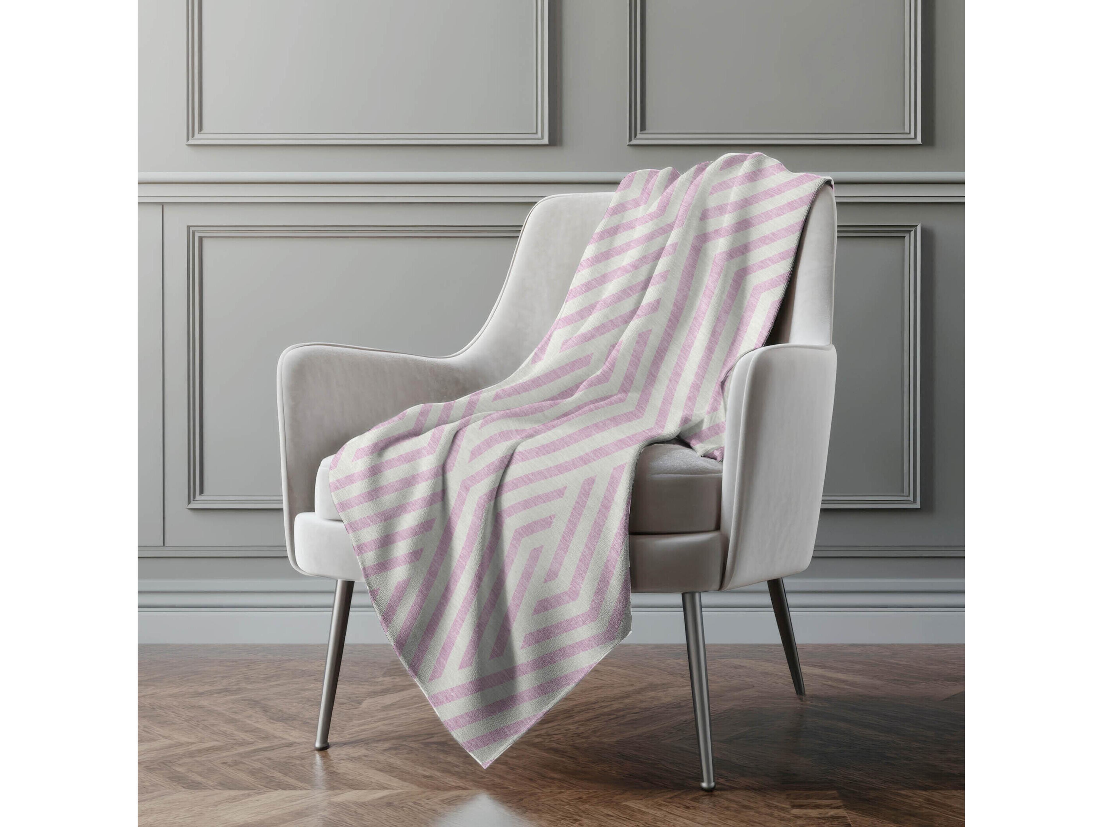 Dalyn Sherpa Pink Polyester Throw