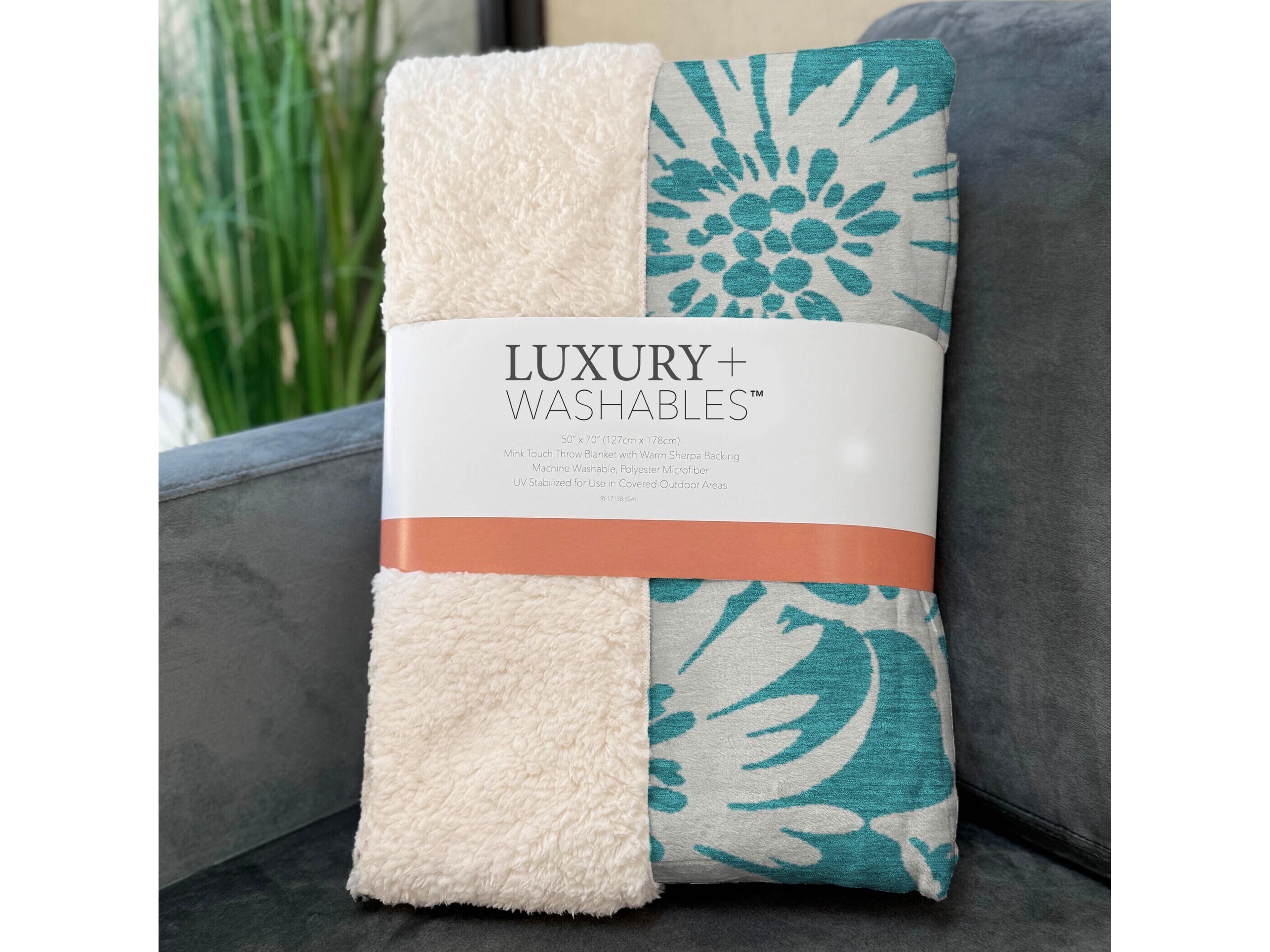 Dalyn Sherpa Teal Polyester Throw