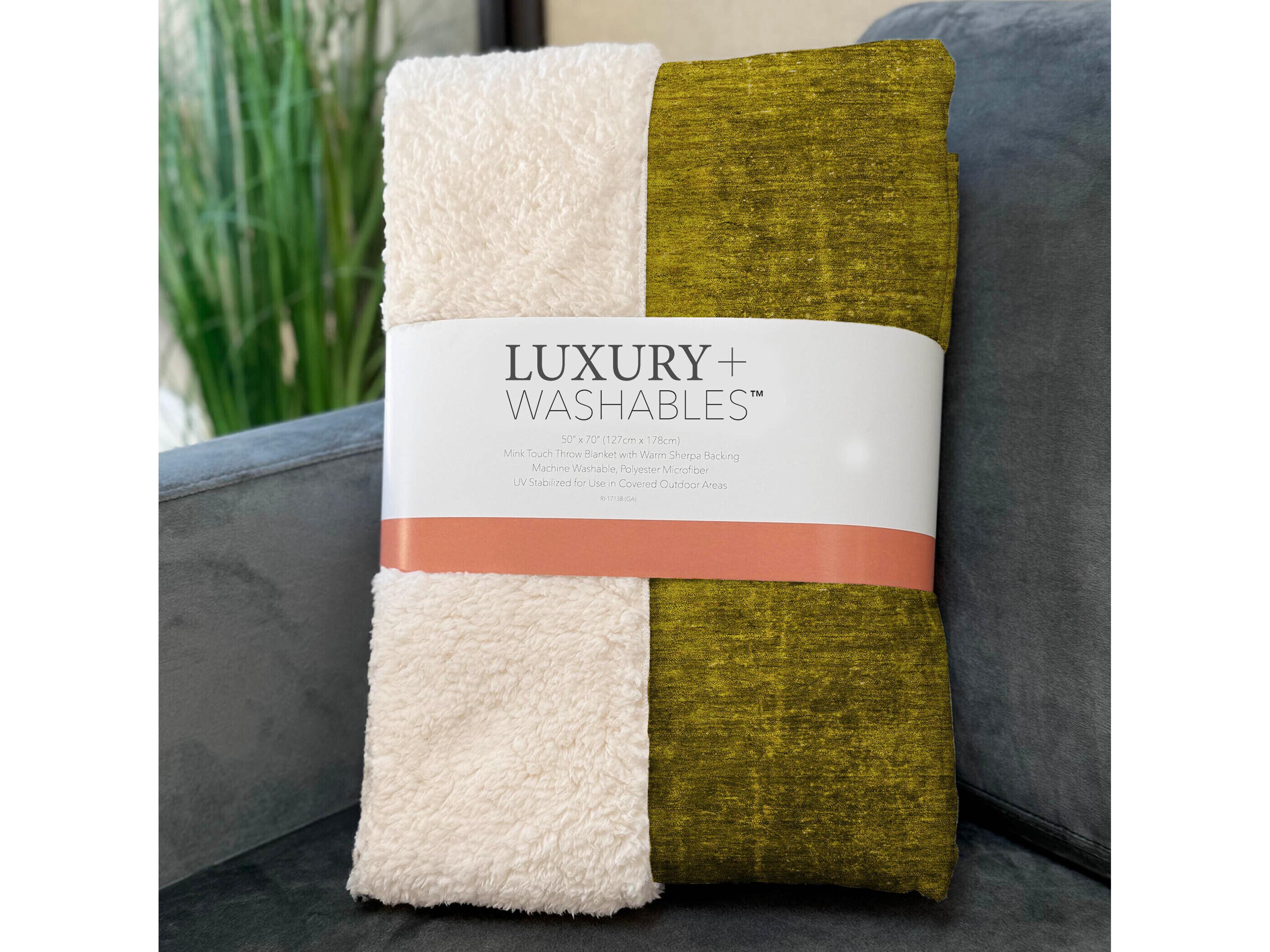 Dalyn Sherpa Gold Polyester Throw