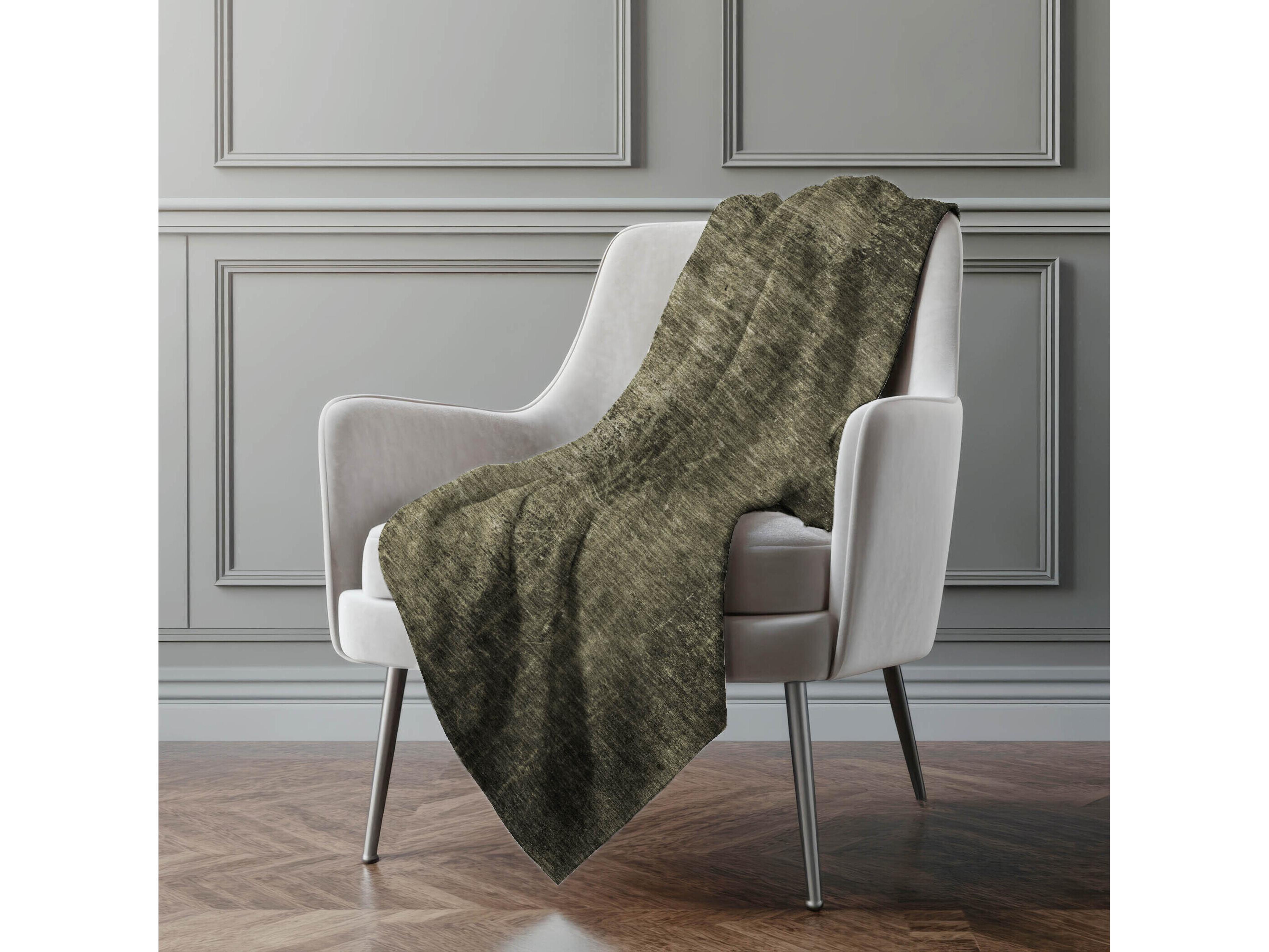 Dalyn Sherpa Gray Polyester Throw