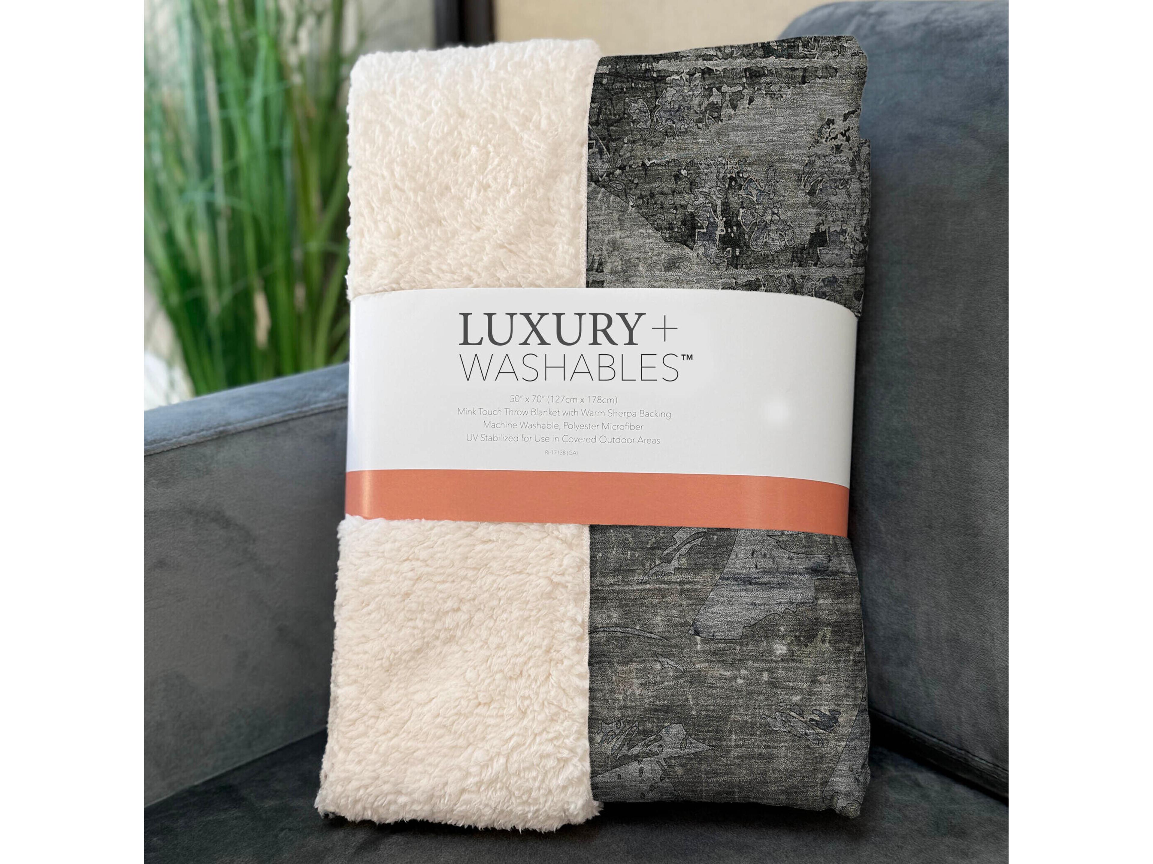 Dalyn Sherpa Gray Polyester Throw