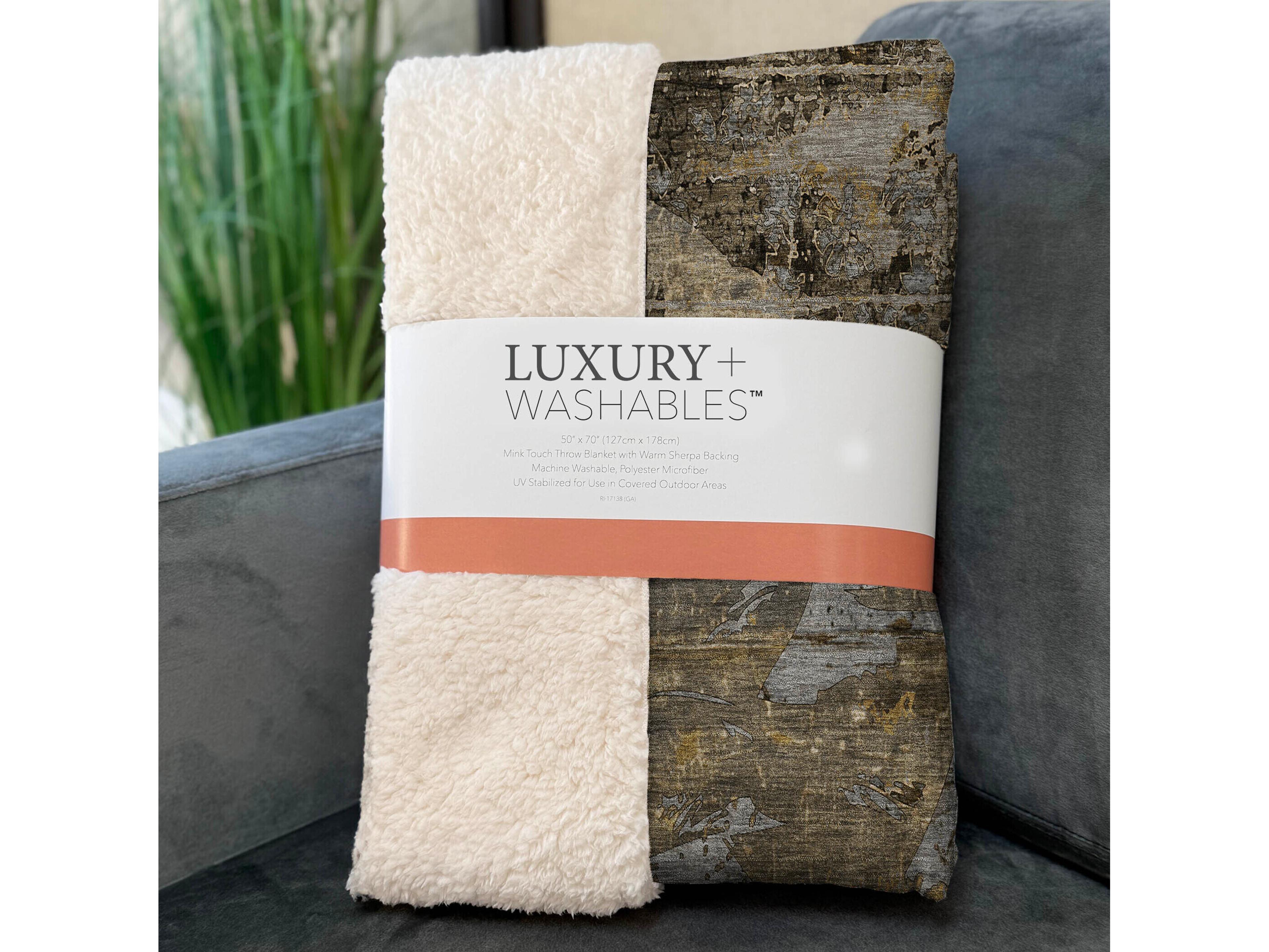 Dalyn Sherpa Brown Polyester Throw