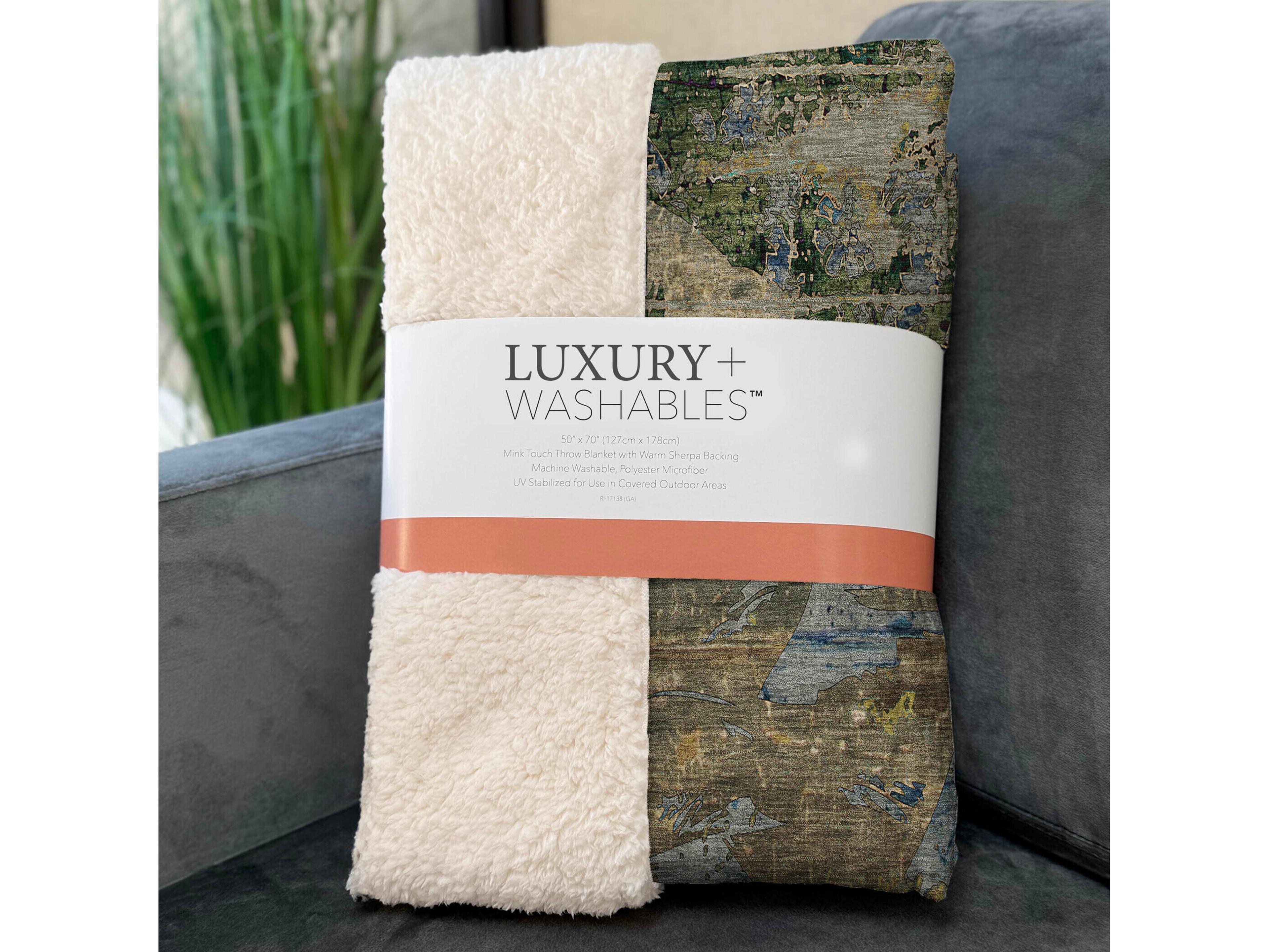 Dalyn Sherpa Brown Polyester Throw