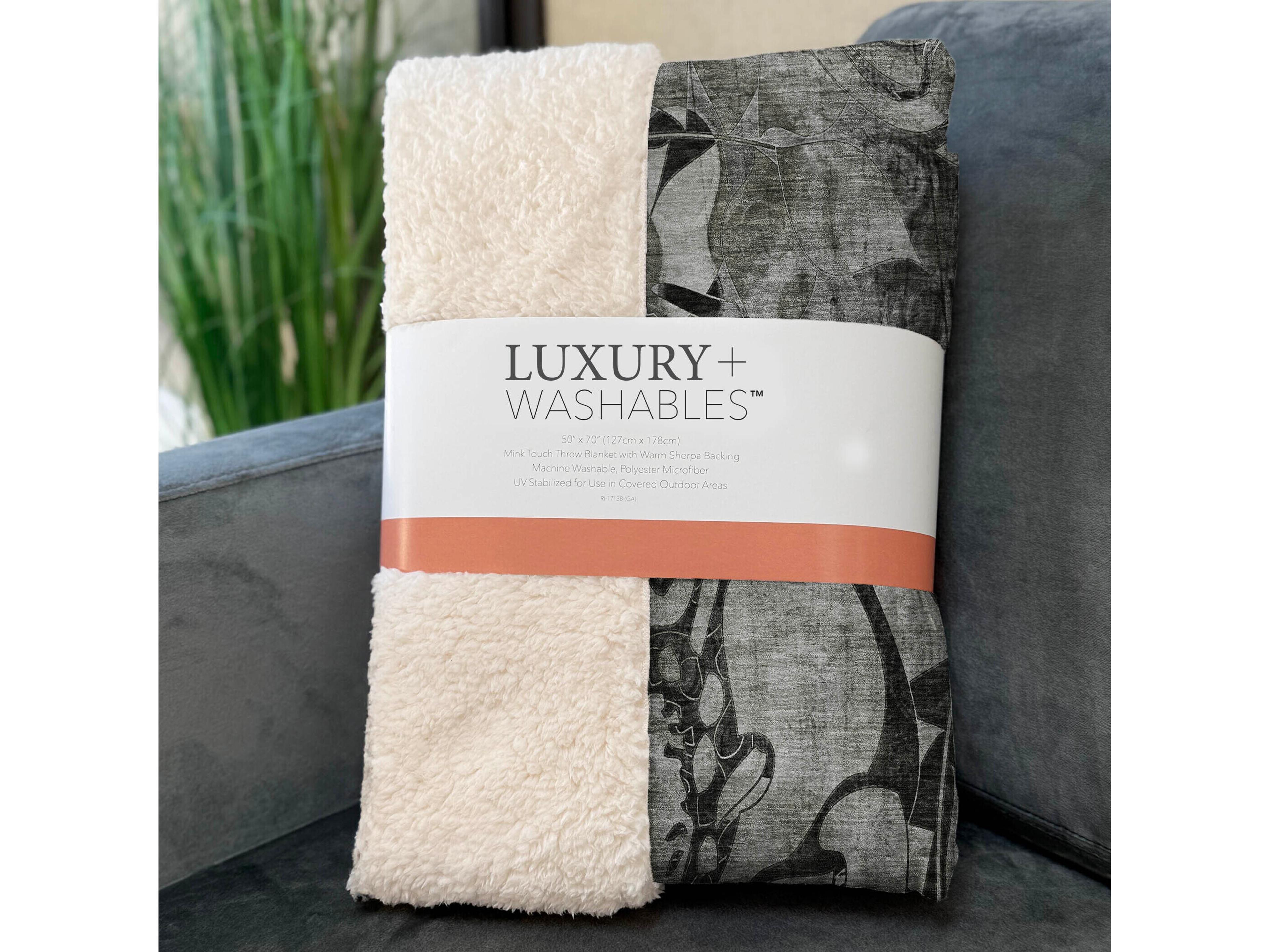 Dalyn Sherpa Gray Polyester Throw