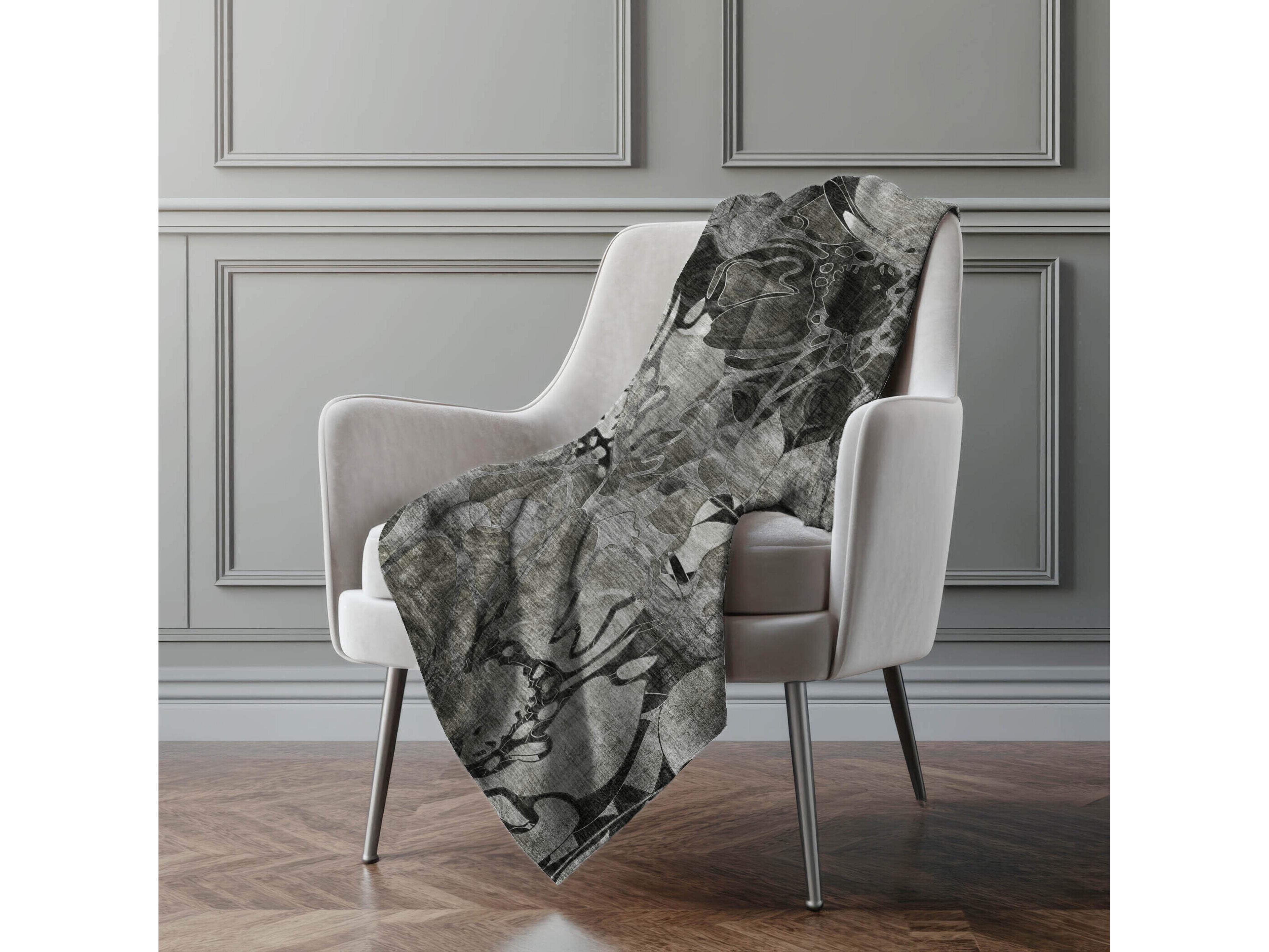 Dalyn Sherpa Gray Polyester Throw