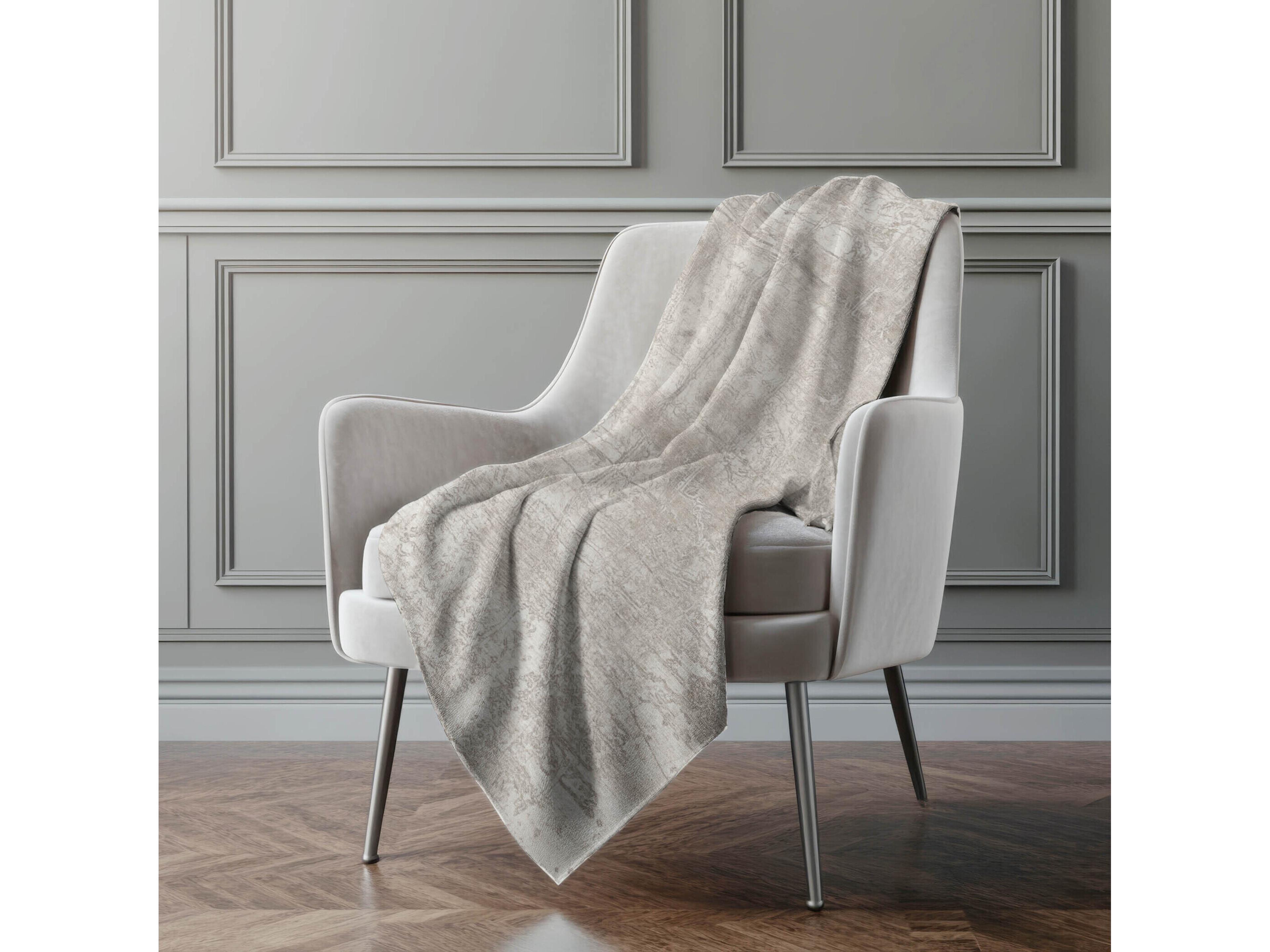 Dalyn Sherpa Ivory Polyester Throw