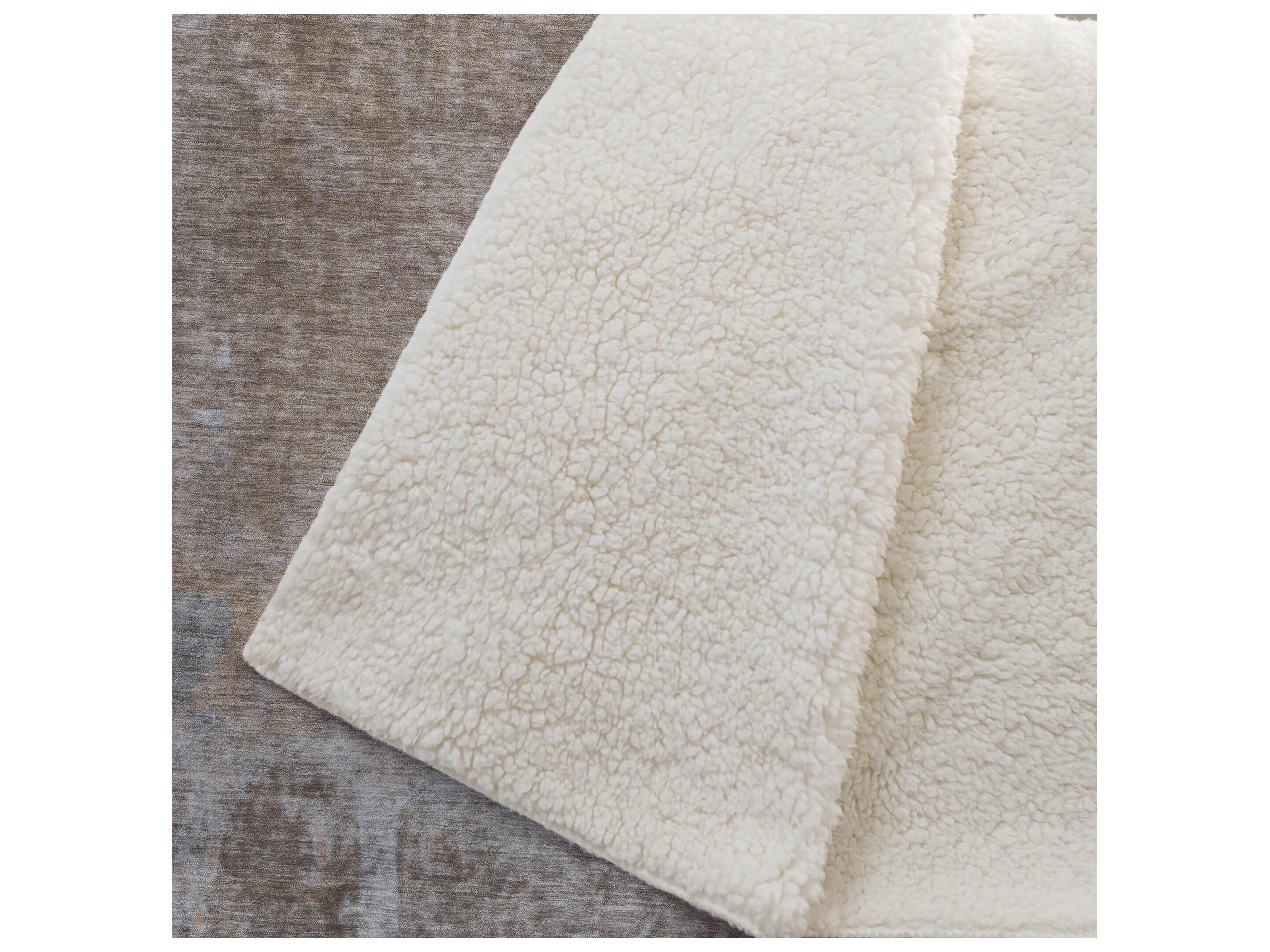 Dalyn Sherpa Brown Polyester Throw