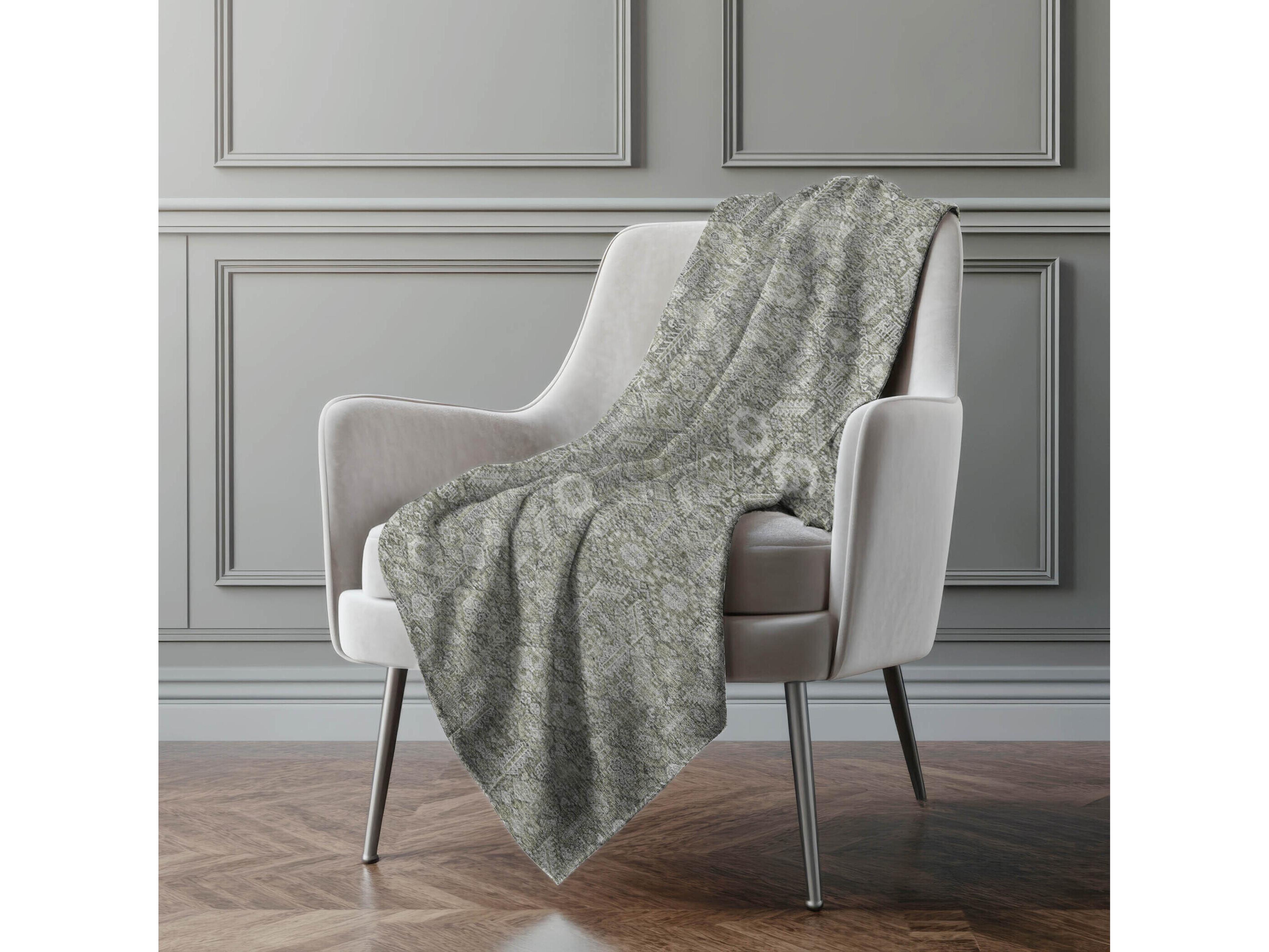 Dalyn Sherpa Gray Polyester Throw