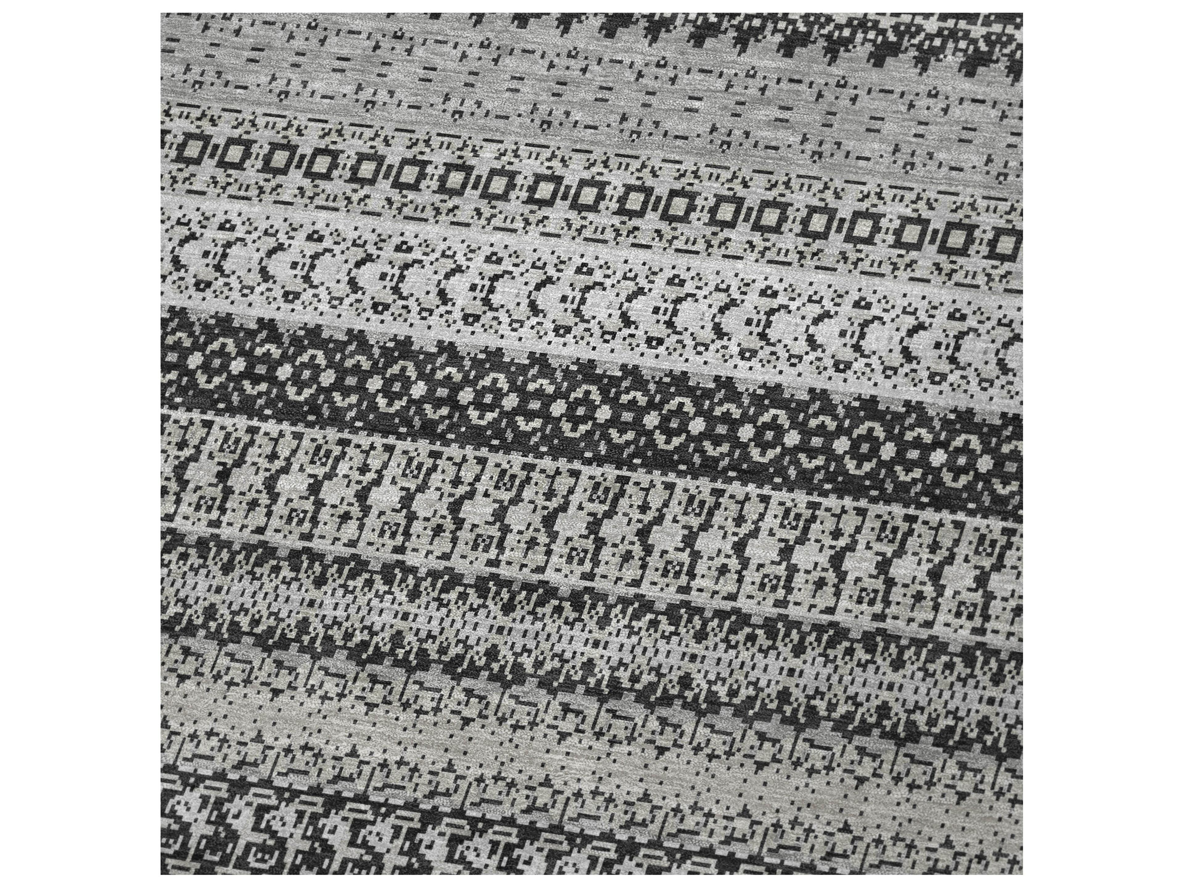 Dalyn Sherpa Black Polyester Throw