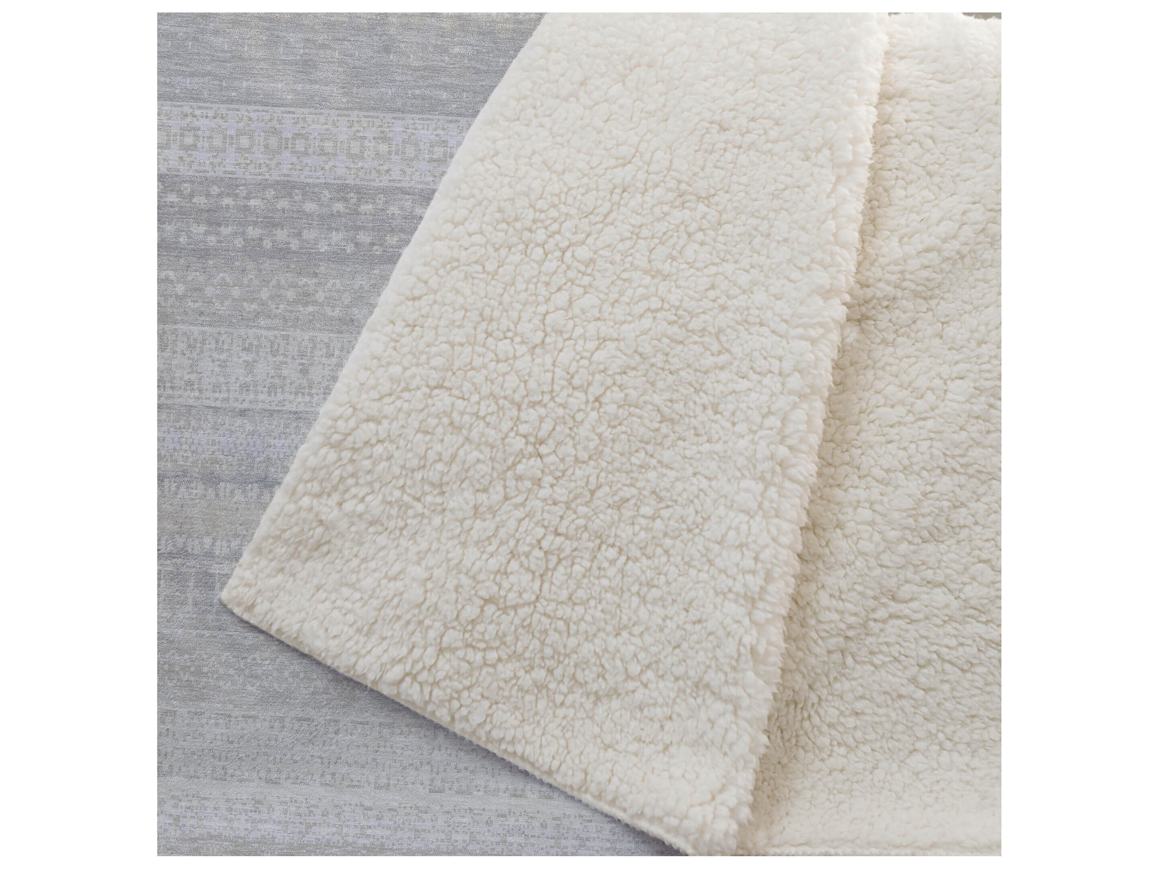 Dalyn Sherpa Ivory Polyester Throw