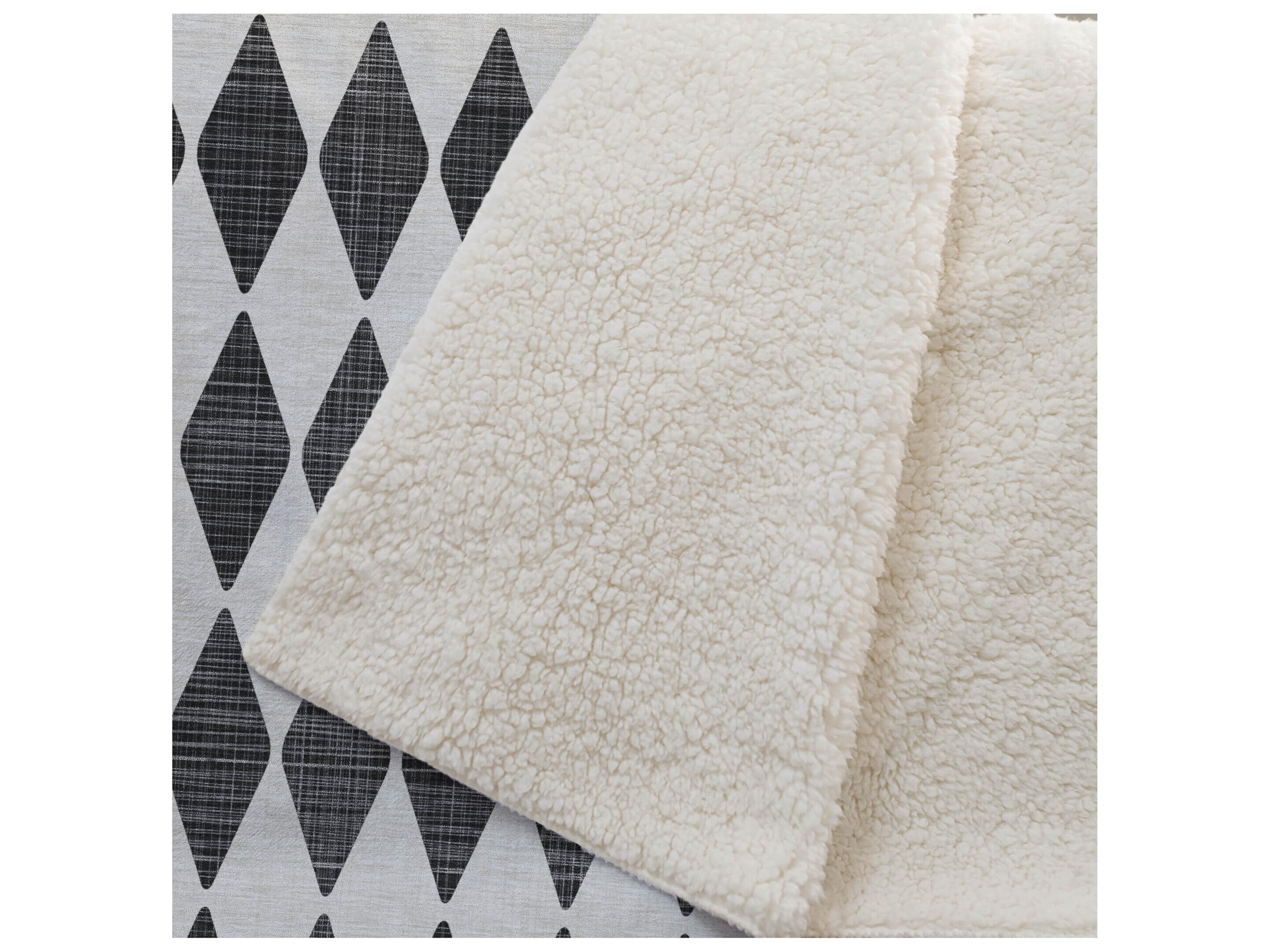 Dalyn Sherpa Black Polyester Throw