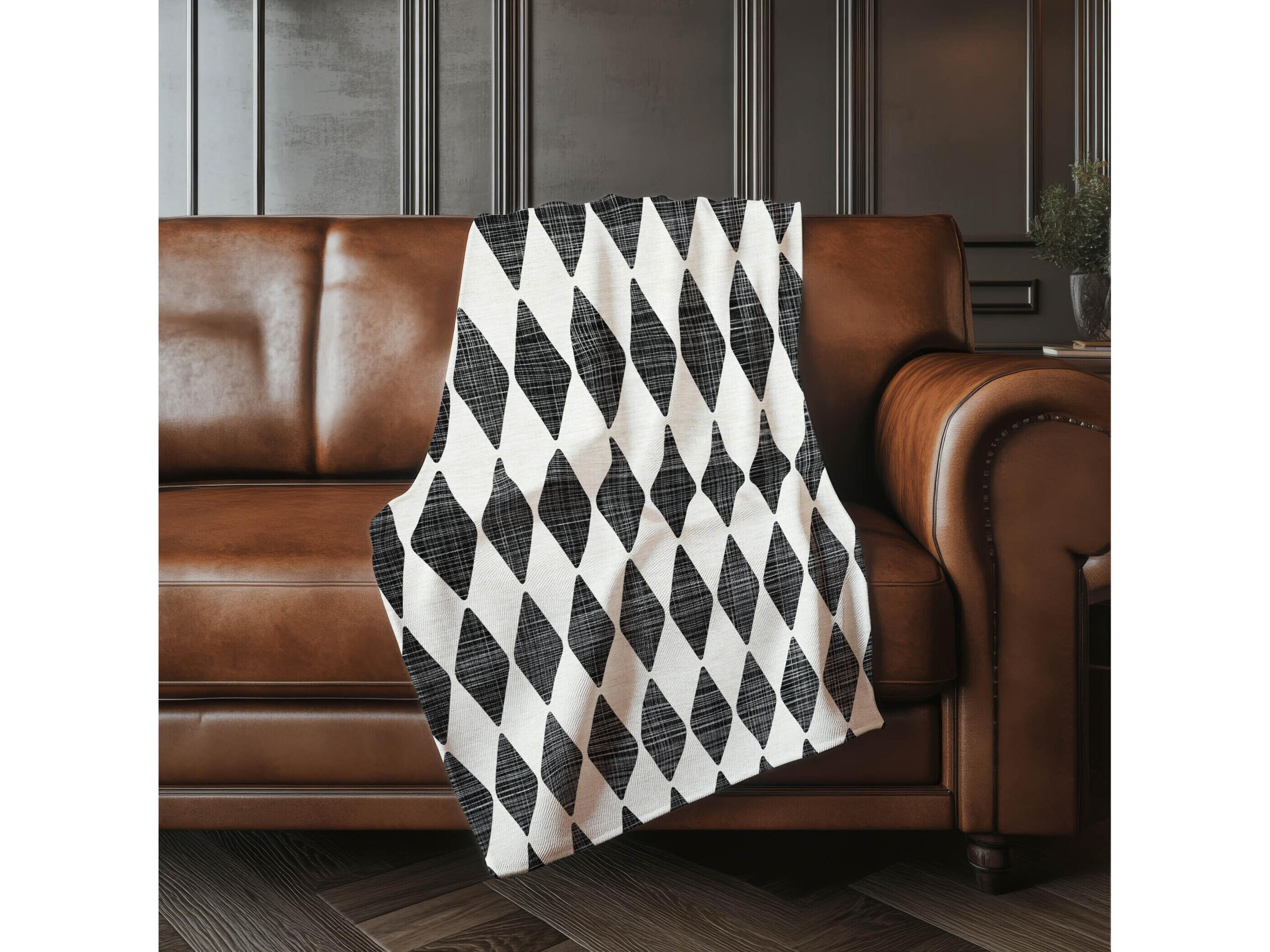 Dalyn Sherpa Black Polyester Throw