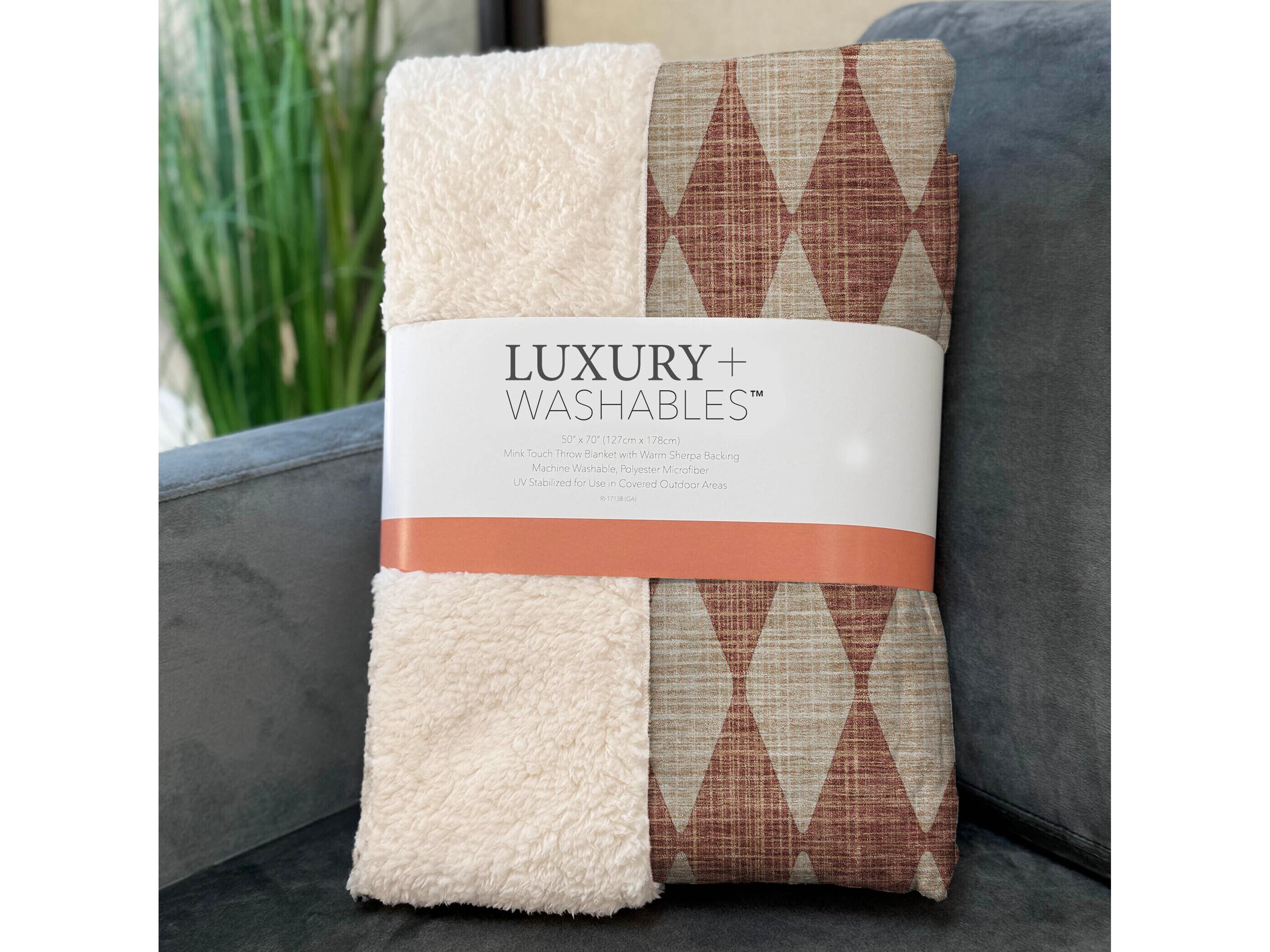 Dalyn Sherpa Orange Polyester Throw