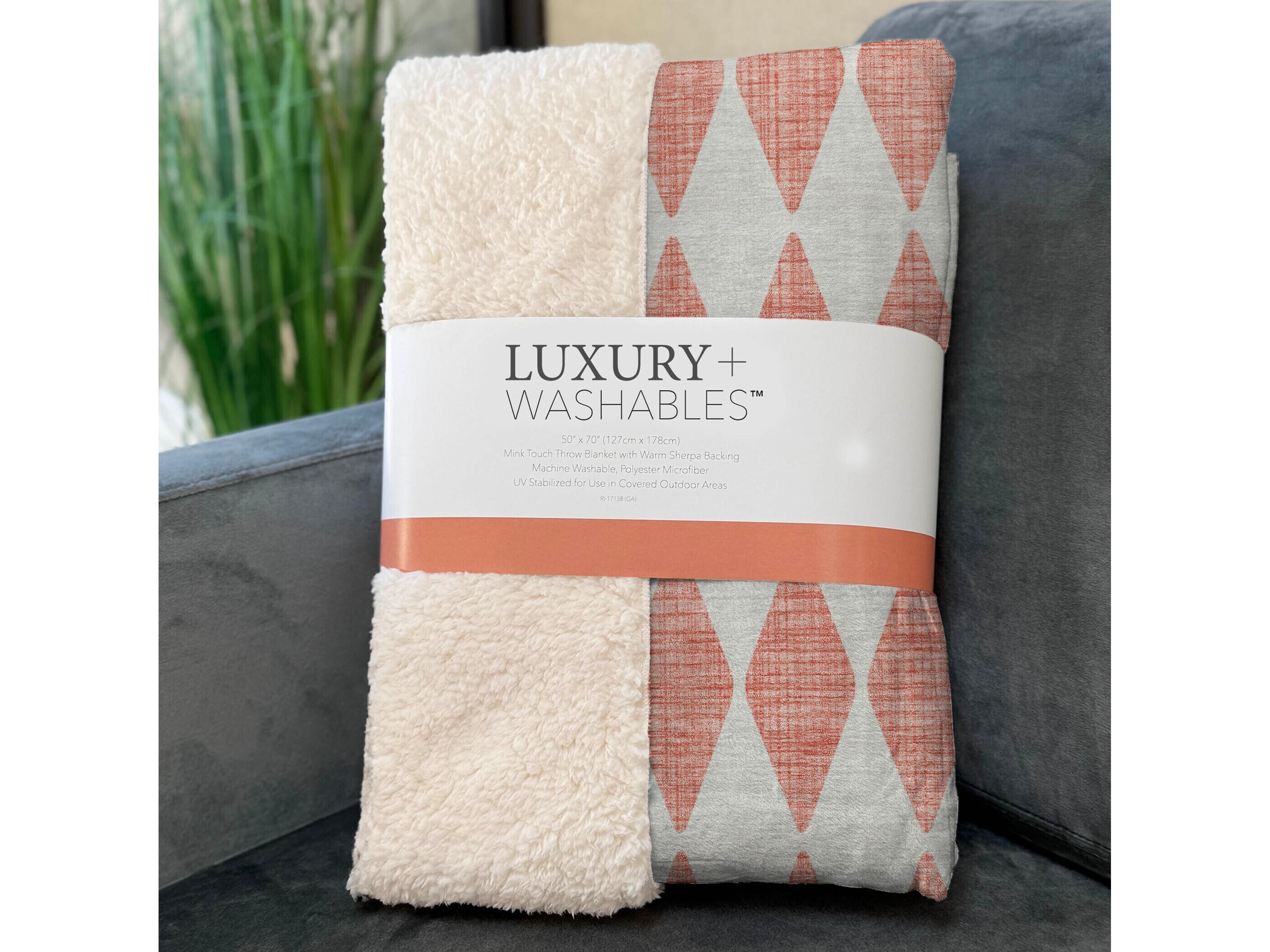 Dalyn Sherpa Orange Polyester Throw