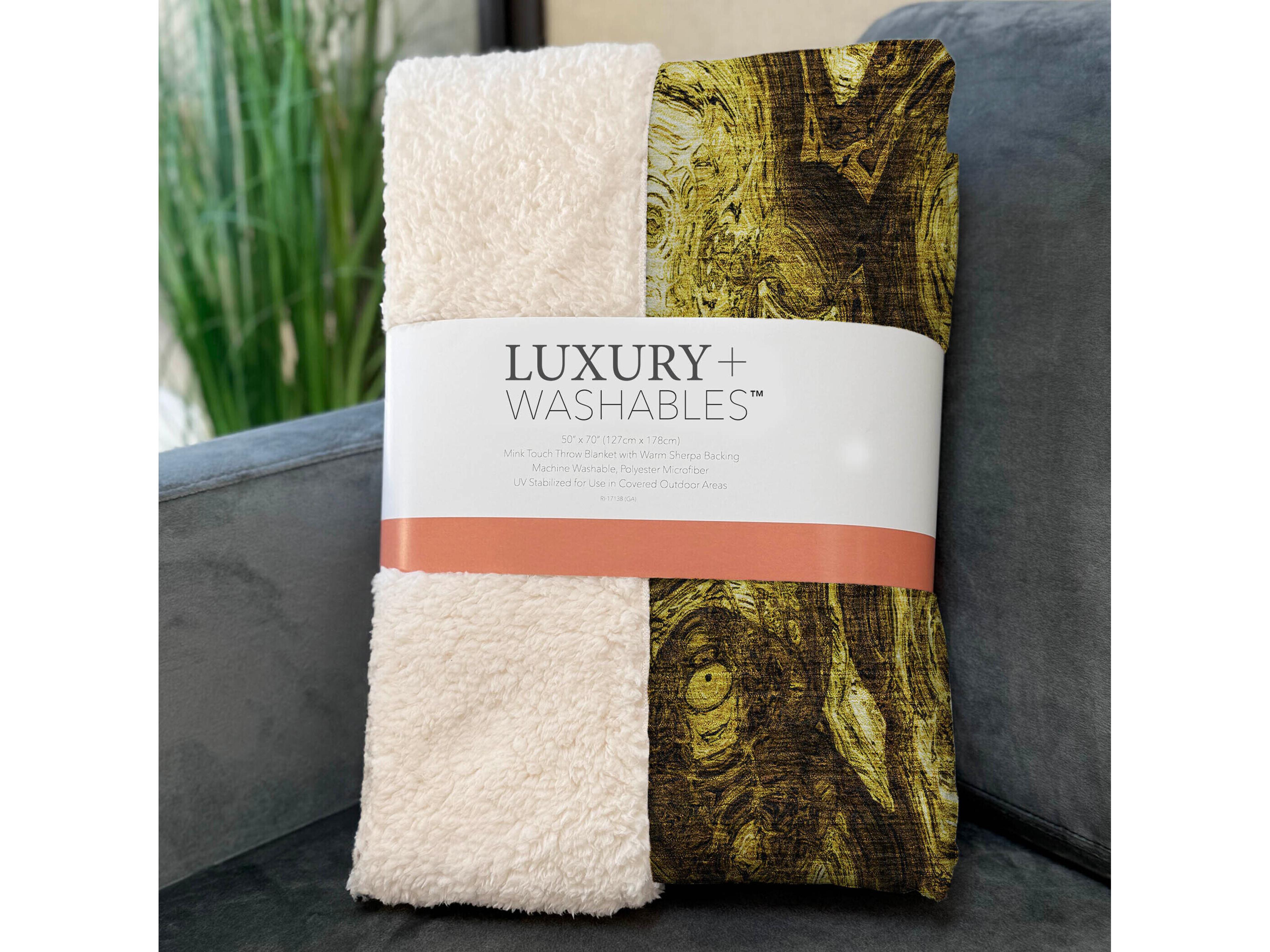 Dalyn Sherpa Gold Polyester Throw