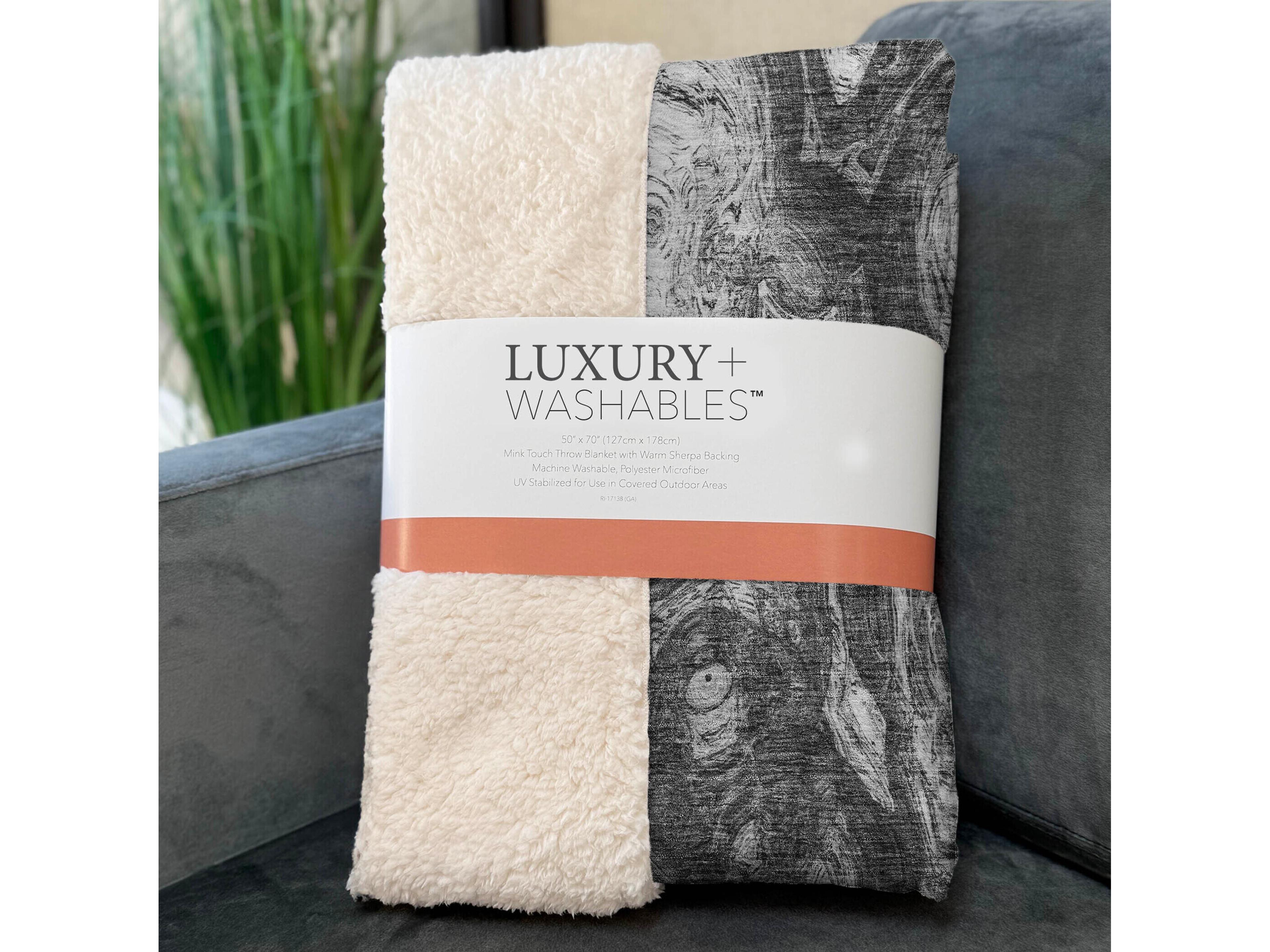 Dalyn Sherpa Gray Polyester Throw