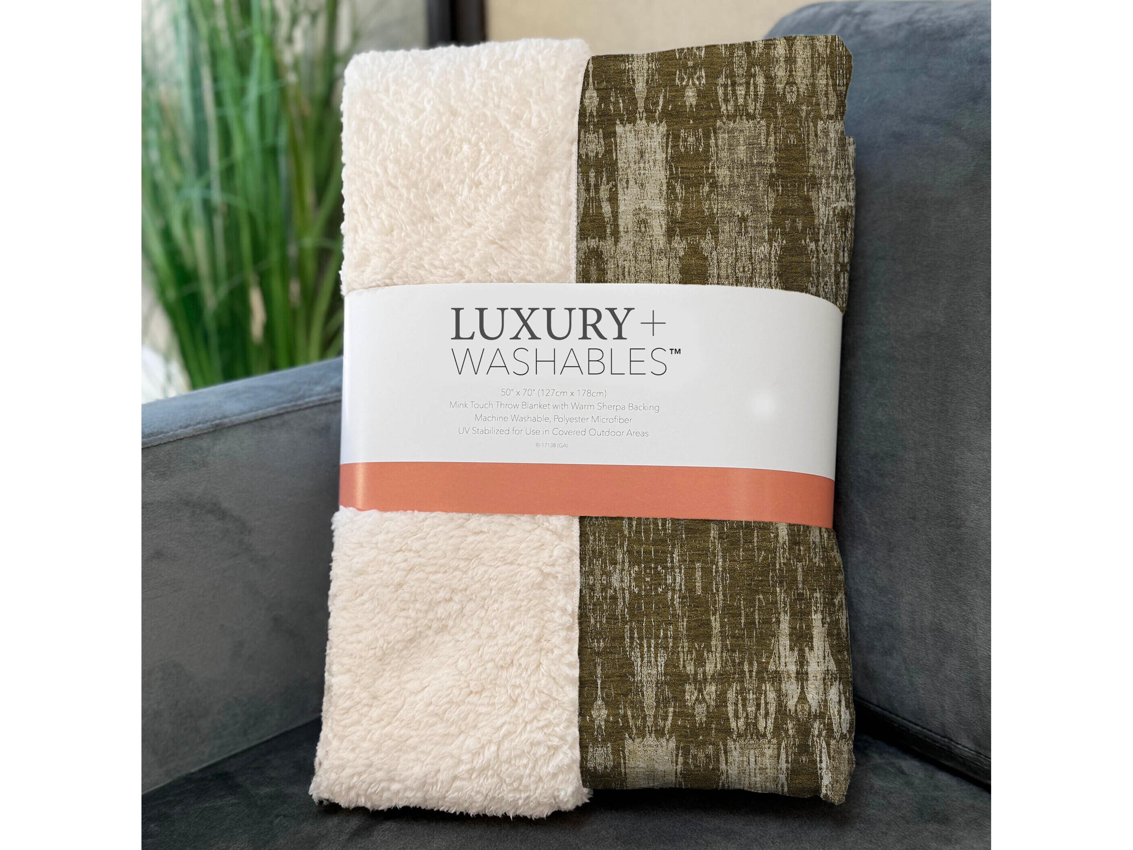 Dalyn Sherpa Brown Polyester Throw