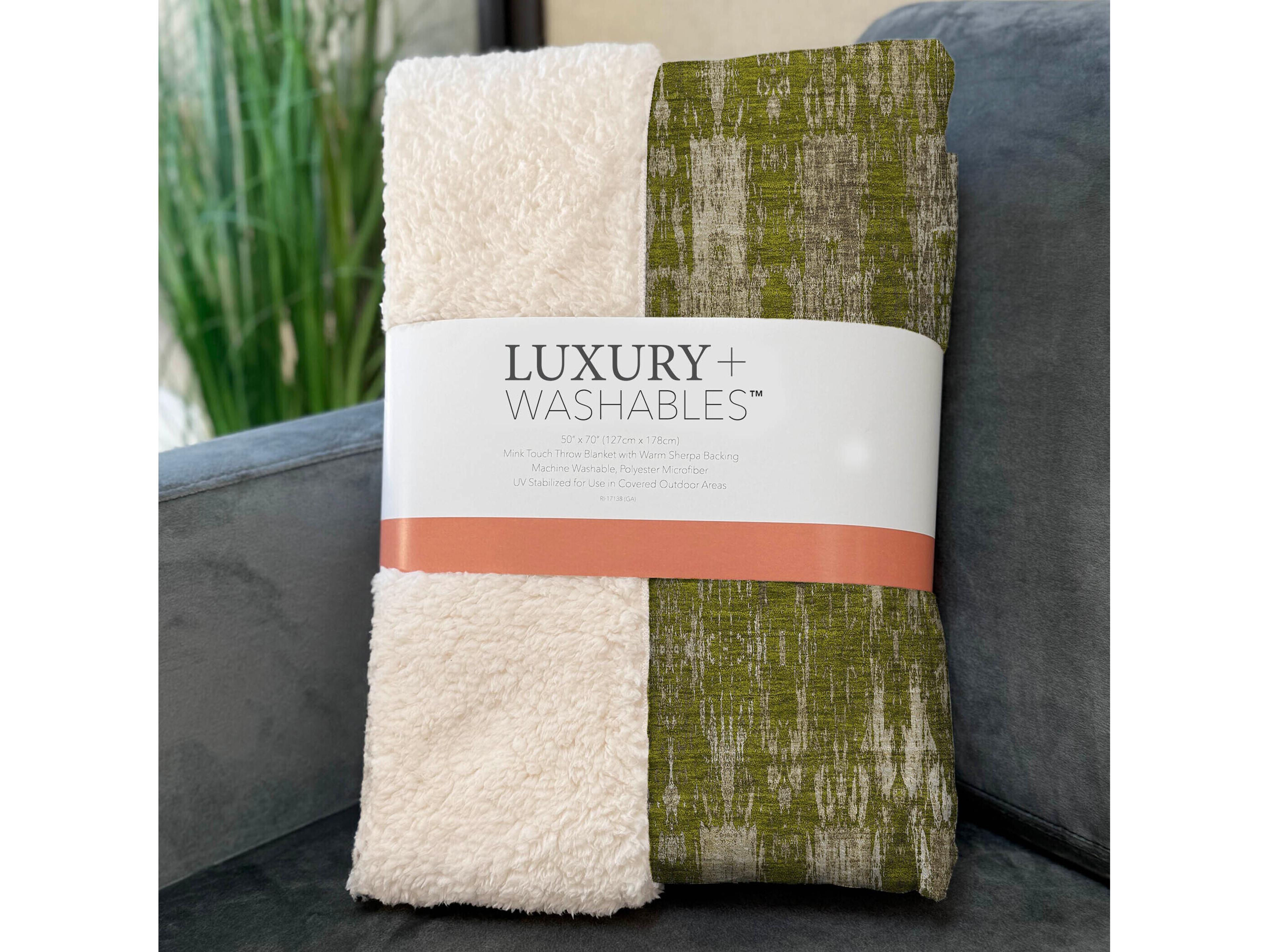 Dalyn Sherpa Green Polyester Throw