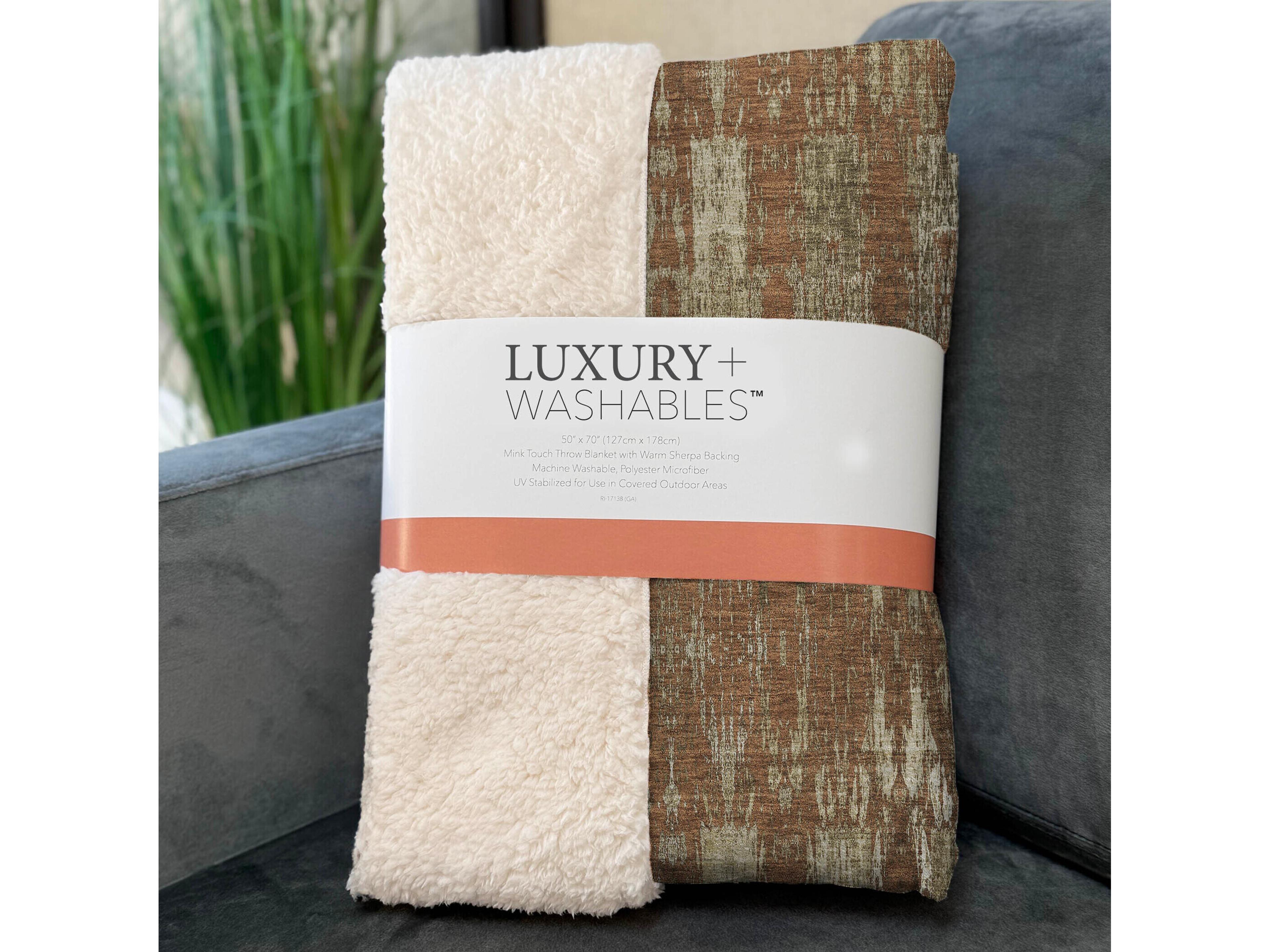 Dalyn Sherpa Orange Polyester Throw