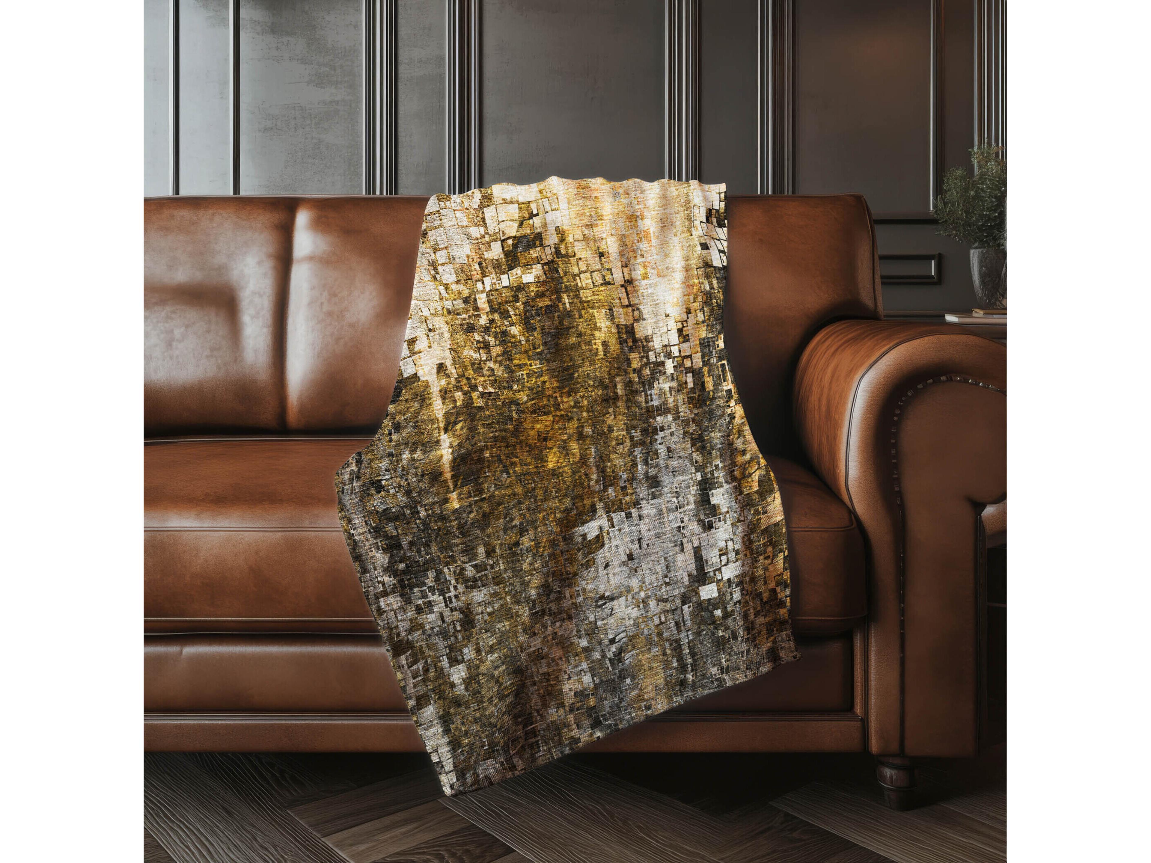 Dalyn Sherpa Brown Polyester Throw