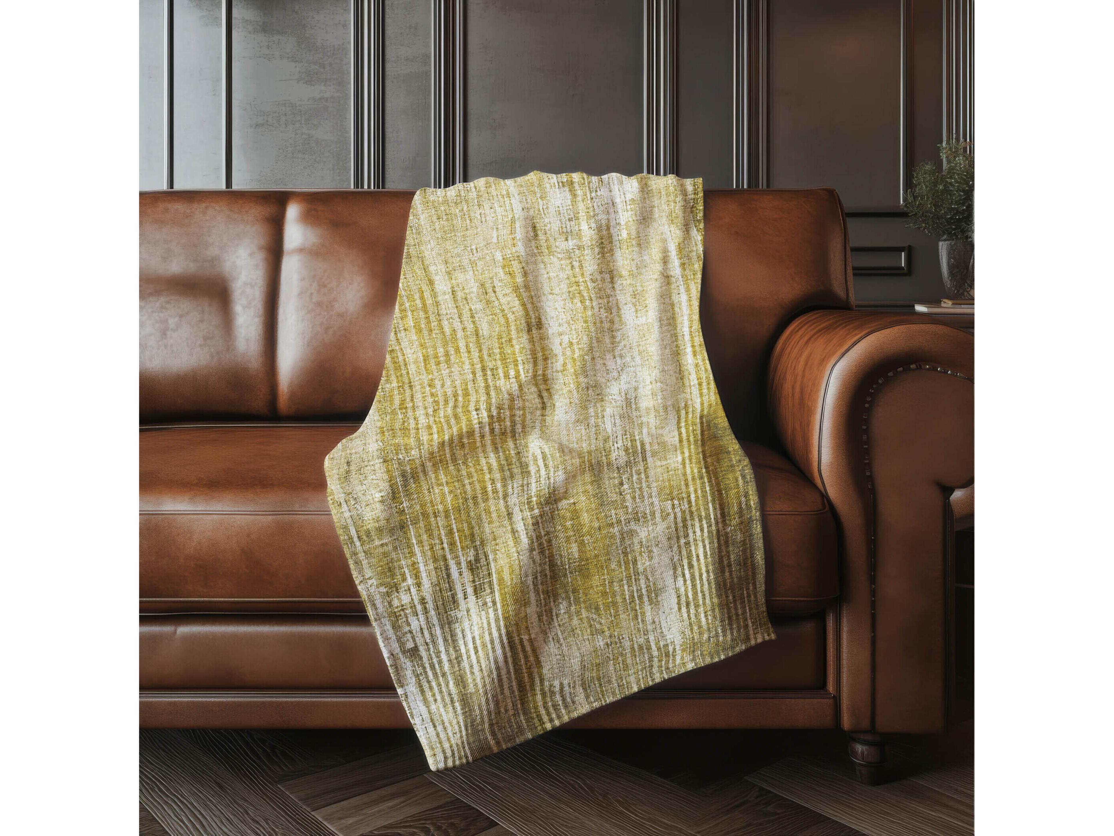 Dalyn Sherpa Brown Polyester Throw